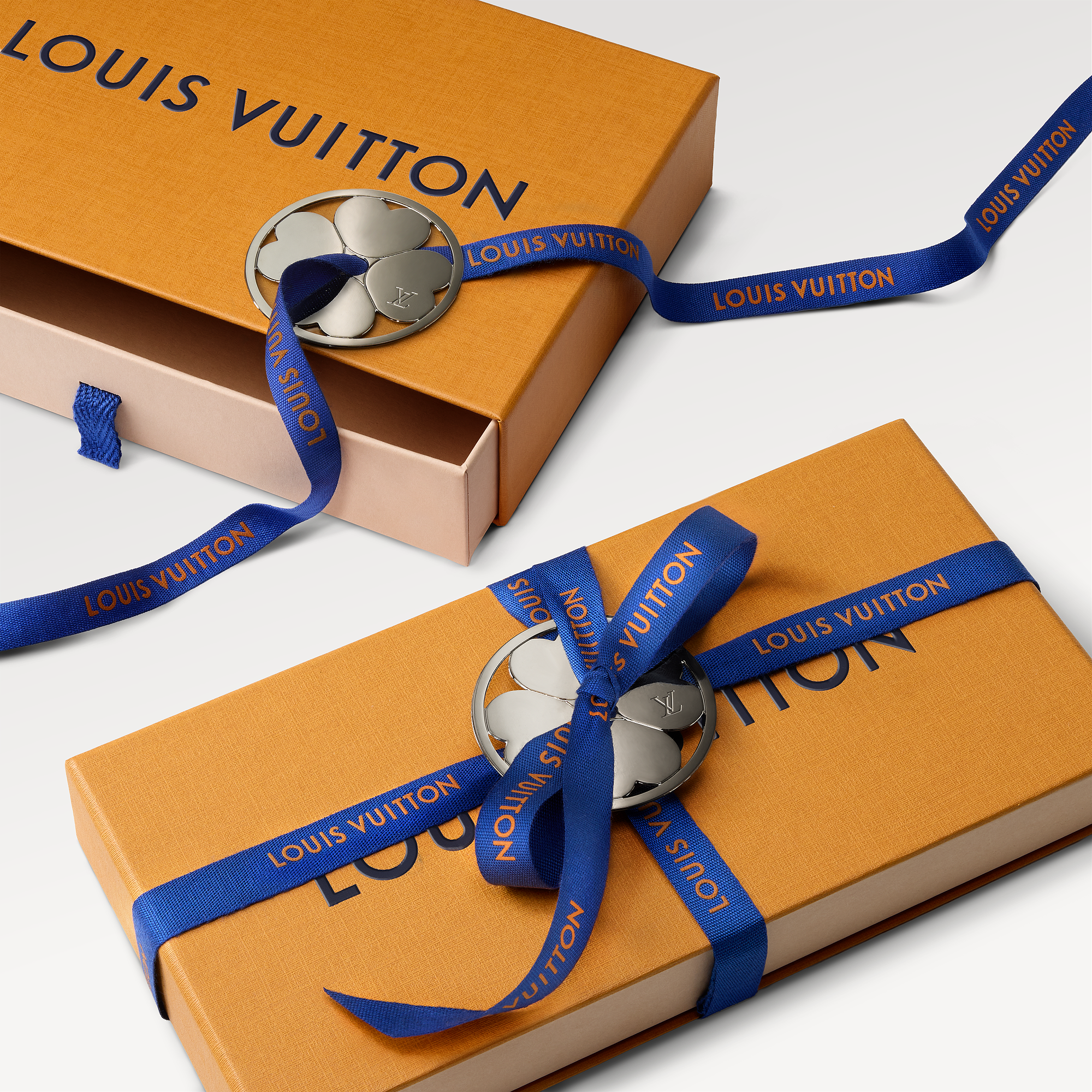 Hardware -- DOUBLE card holder