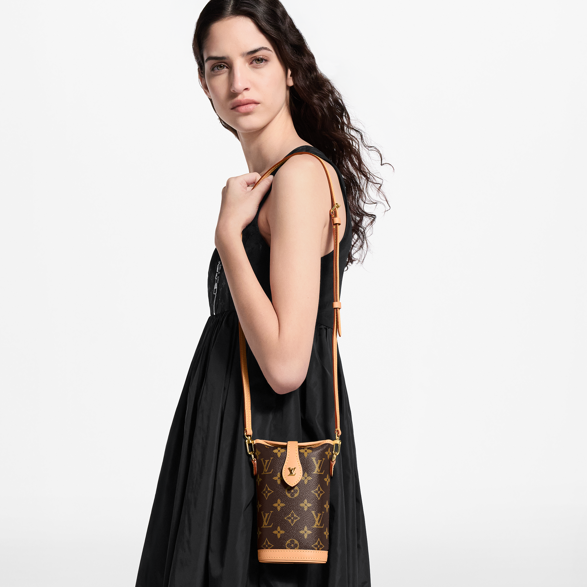 Leather -- FOLD ME POUCH Handbag