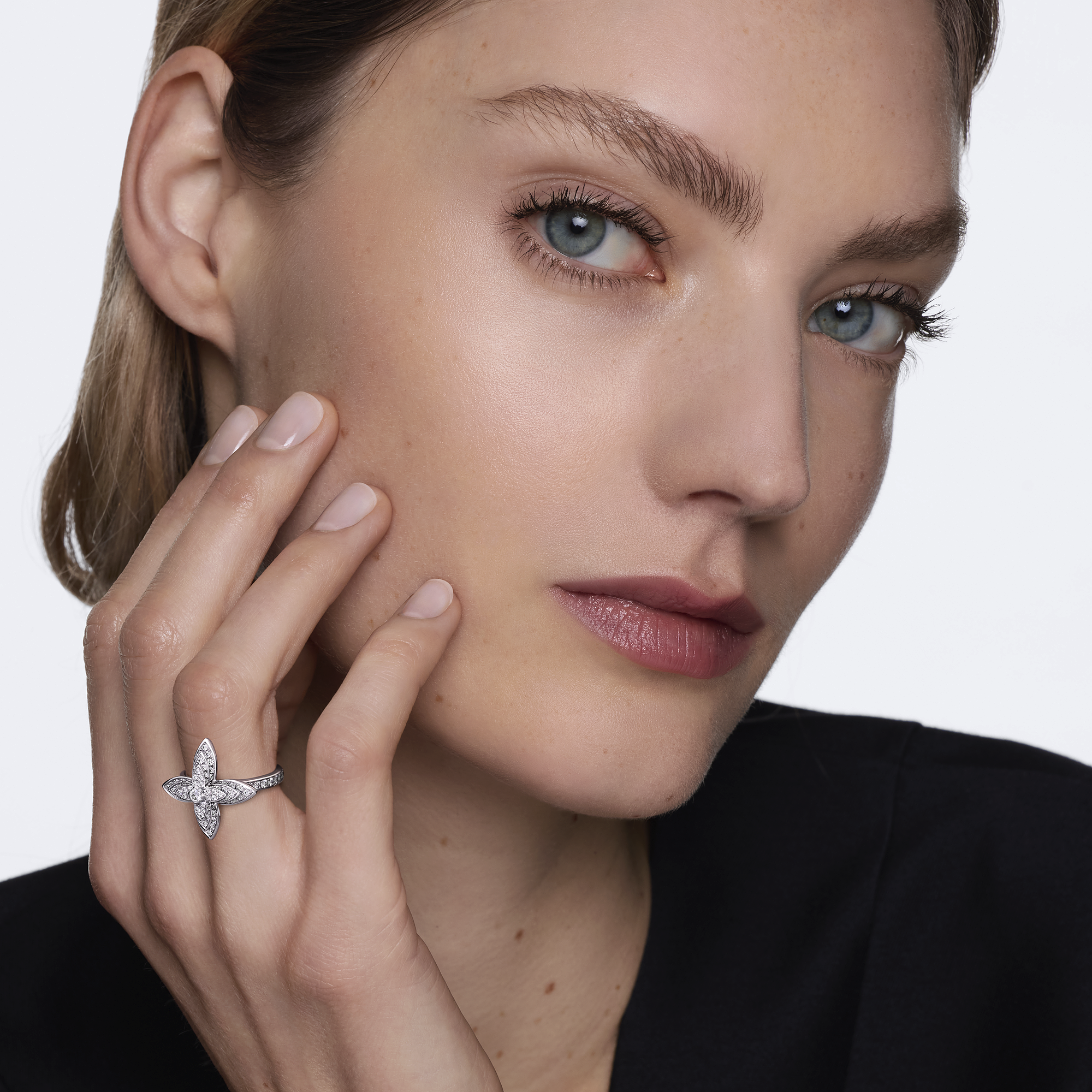 IDYLLE BLOSSOM 18K Gold (White) Diamond Ring - 2