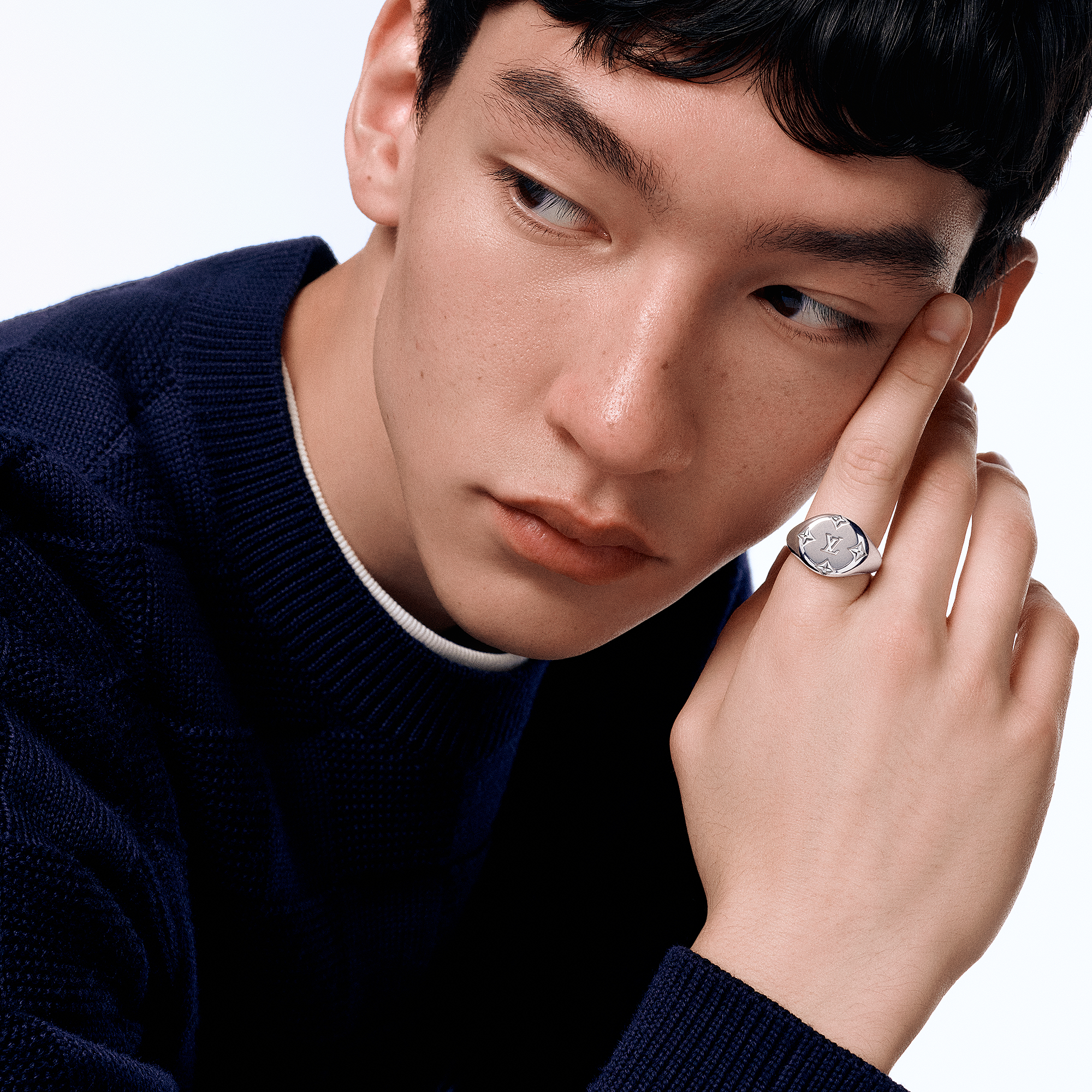 LES GASTONS VUITTON SIGNET 18K Gold Ring - 2