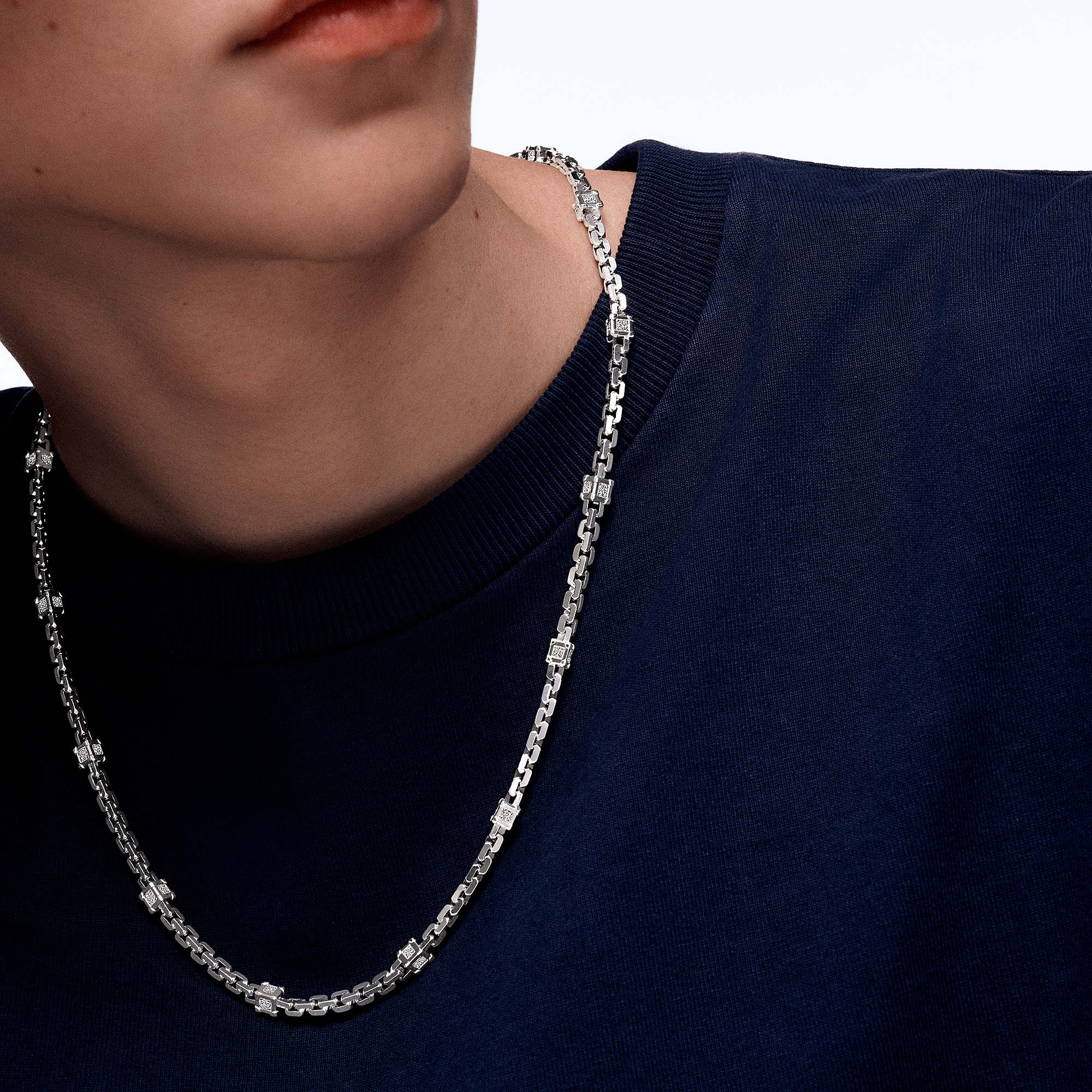 LES GASTONS VUITTON TRUNK 18K Gold Diamond Necklace - 2