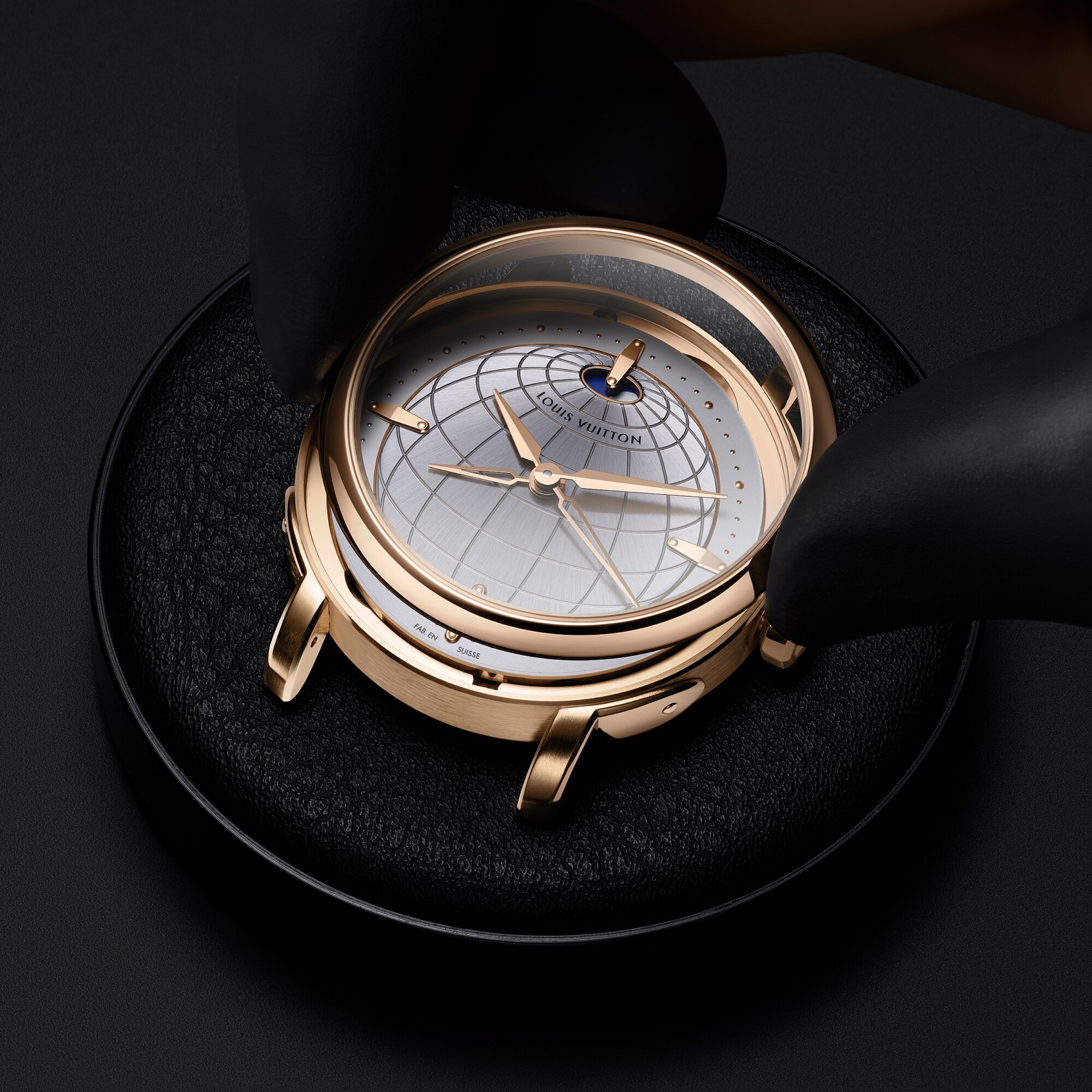 LOUIS VUITTON ESCALE TWIN ZONE 18K Gold (Rose Gold) Automatic Watch, 40 mm - 2