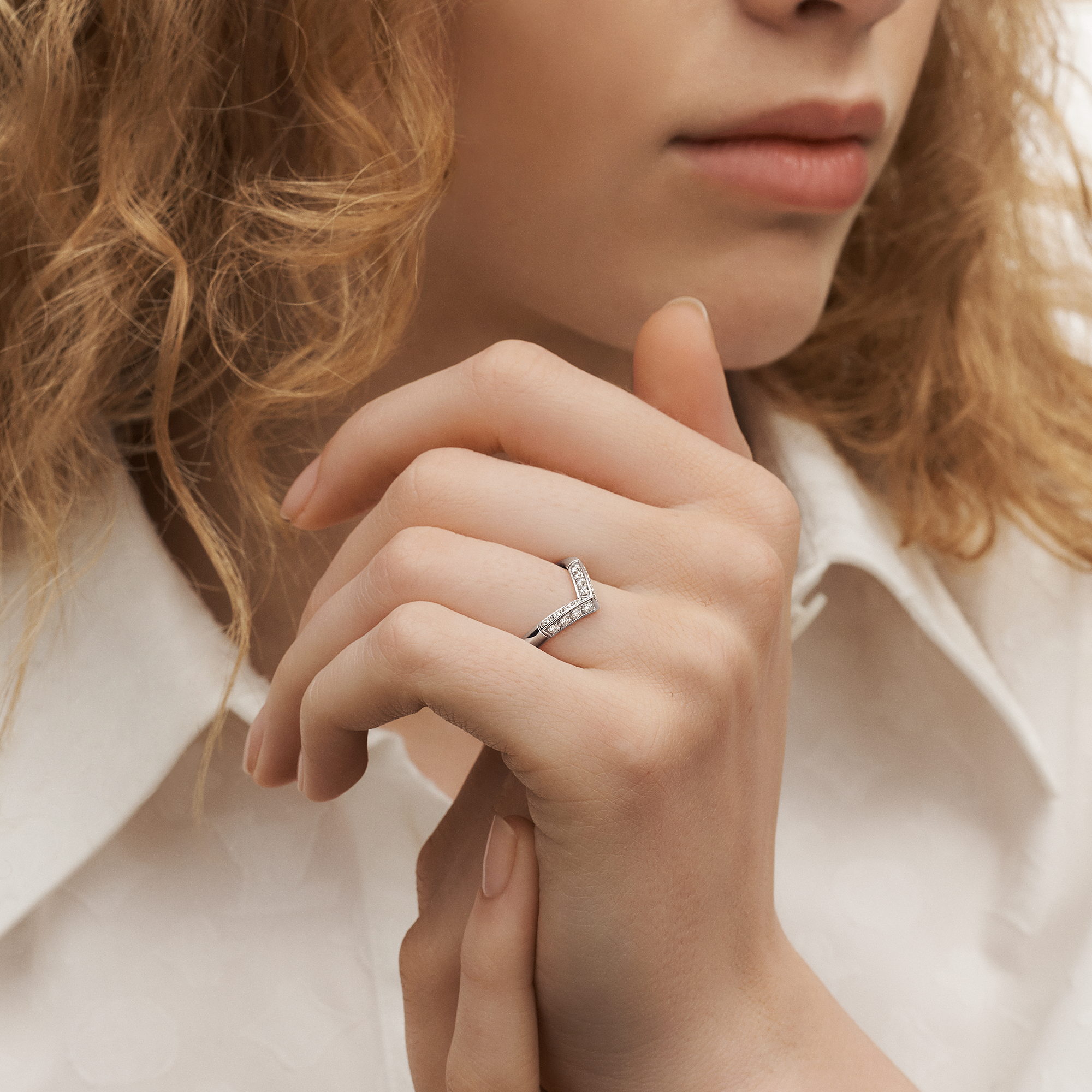 LV DIAMONDS PAVé V Platinum Ring - 5