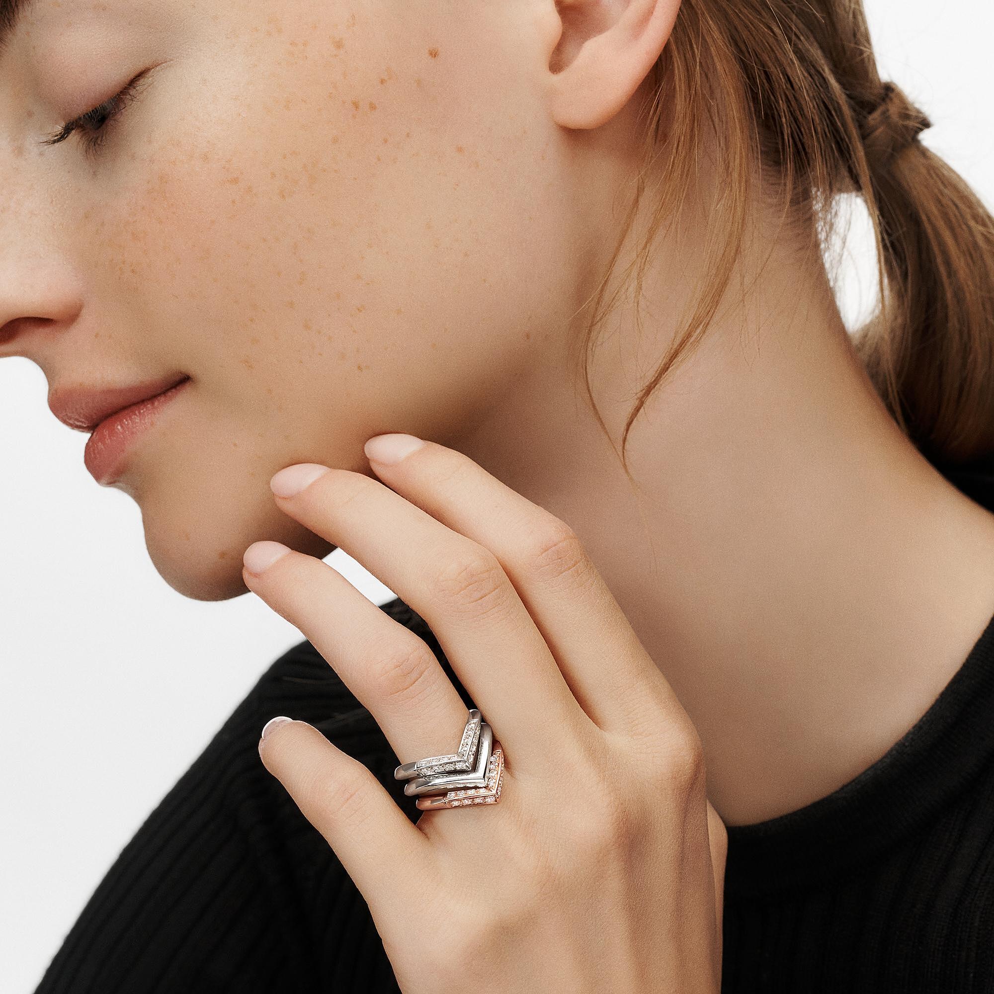 LV DIAMONDS PAVé V 18K Gold Ring - 3