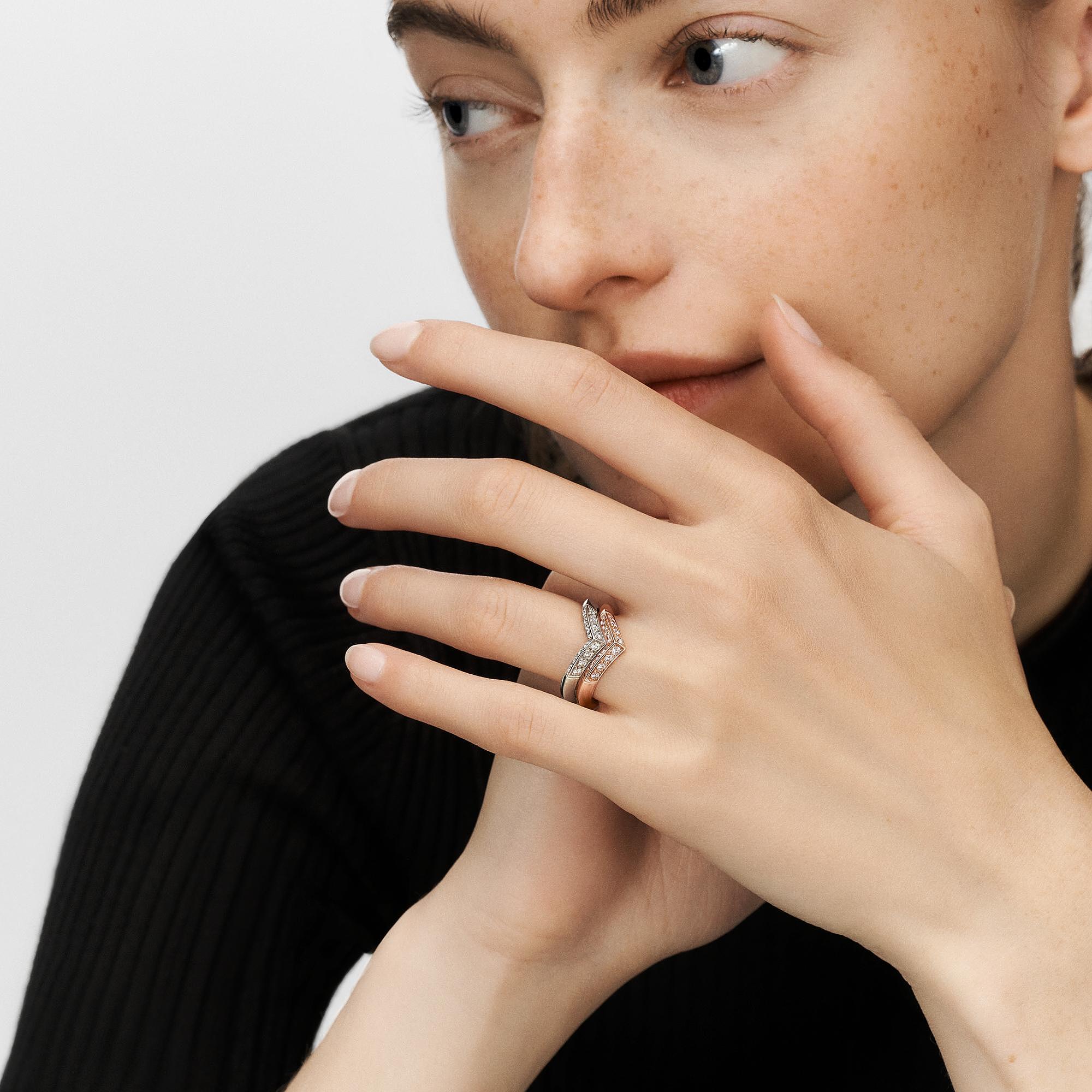 LV DIAMONDS PAVé V 18K Gold Ring - 5
