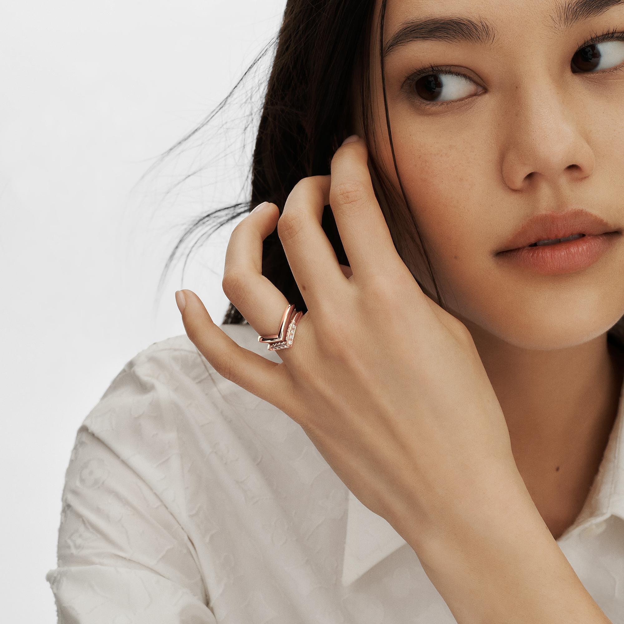 LV DIAMONDS V 18K Gold Ring - 5