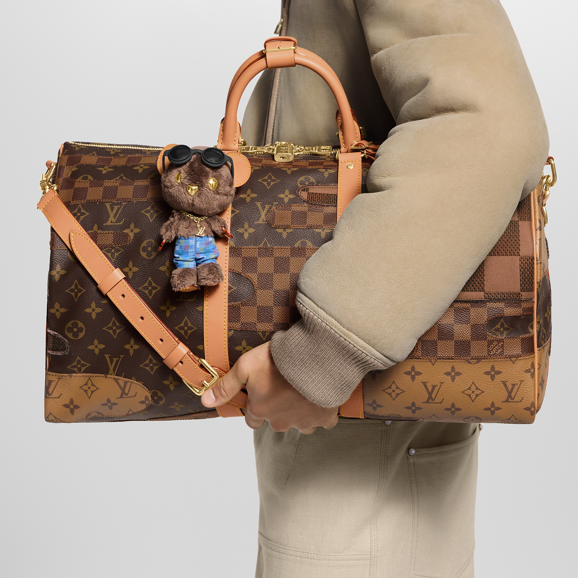 LV LOUIS BEAR Bag Charm - 2