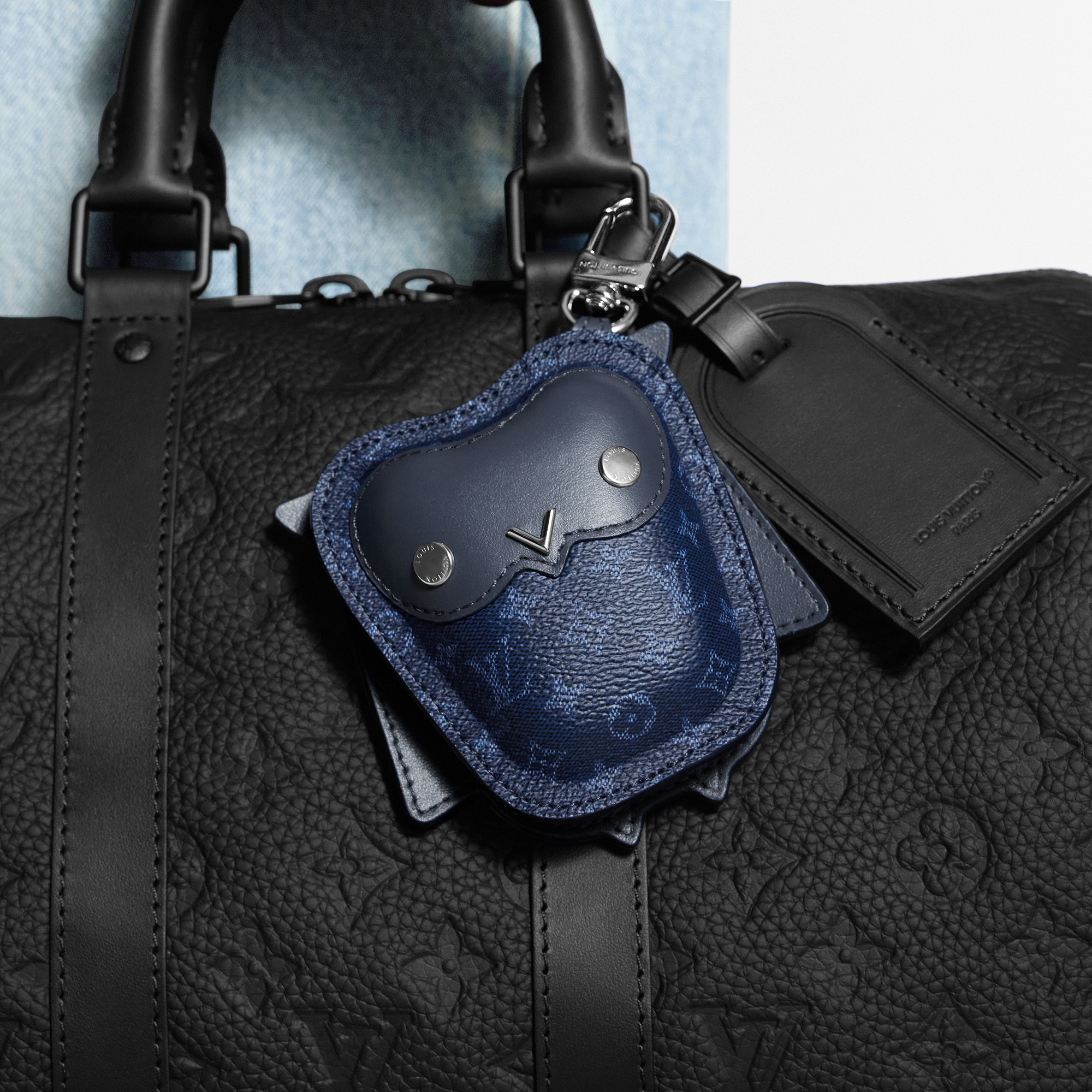 LV OWL bag charm - 2