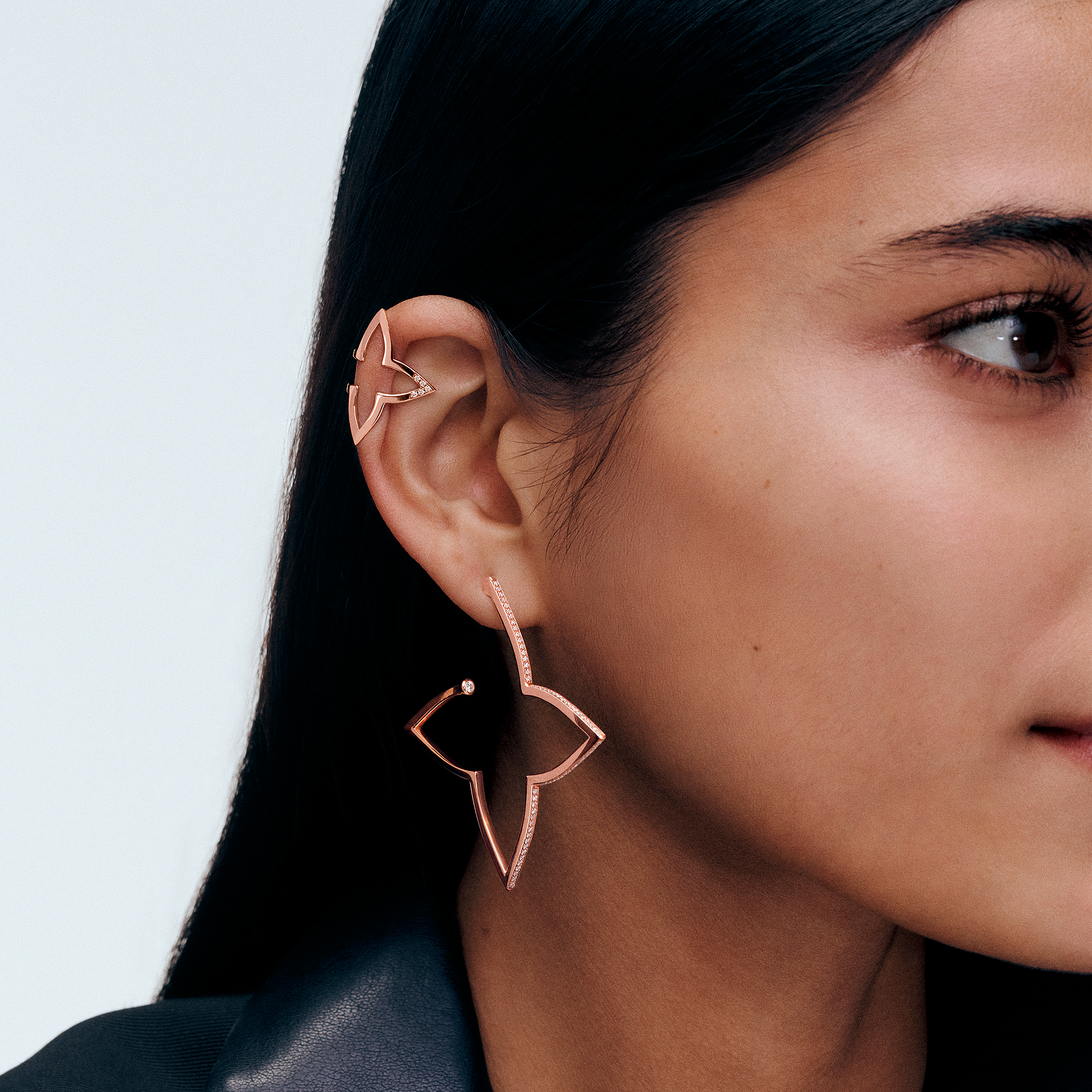 OMBRE BLOSSOM XL HOOPS 18K Gold Diamond Earrings - 4