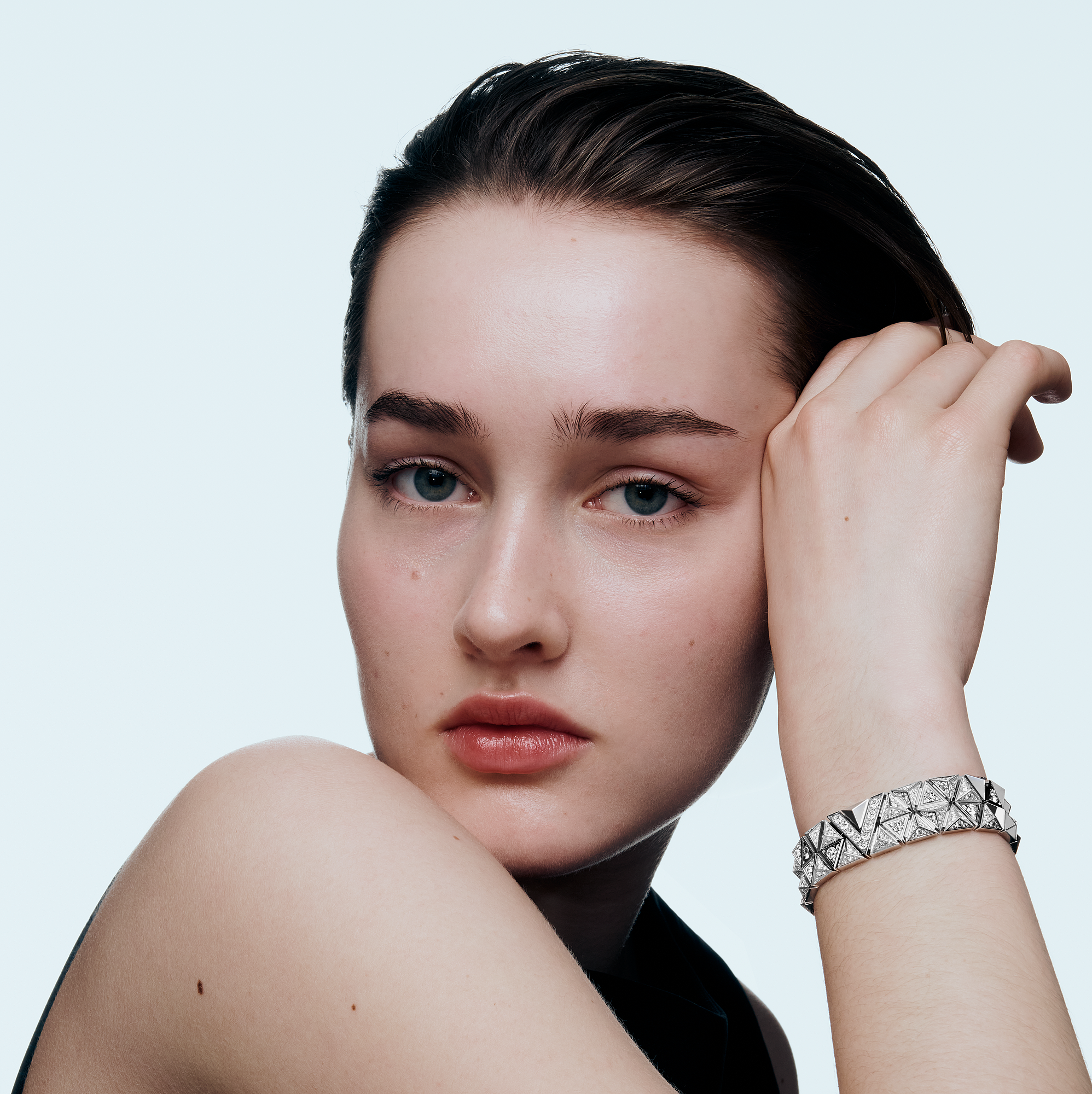 PURE V TWO-ROW 18K GOLD DIAMOND BRACELET - 2