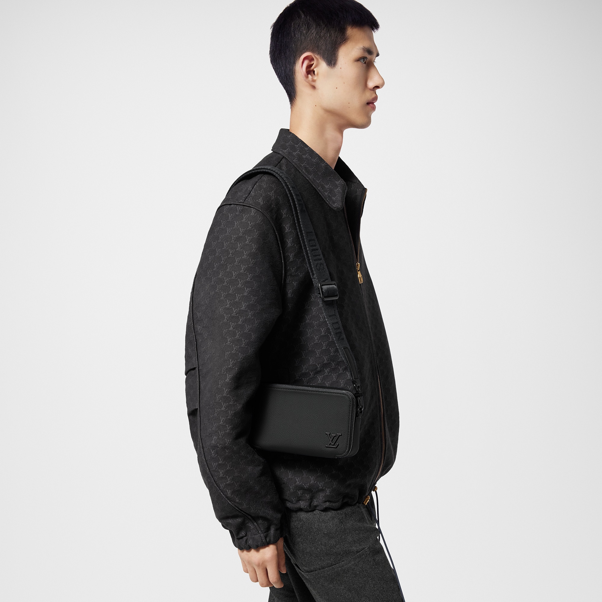 LV} - LVLV Aerogram - LV新品系列Holiday | 路易威登LOUIS VUITTON官网 (产品缩放)