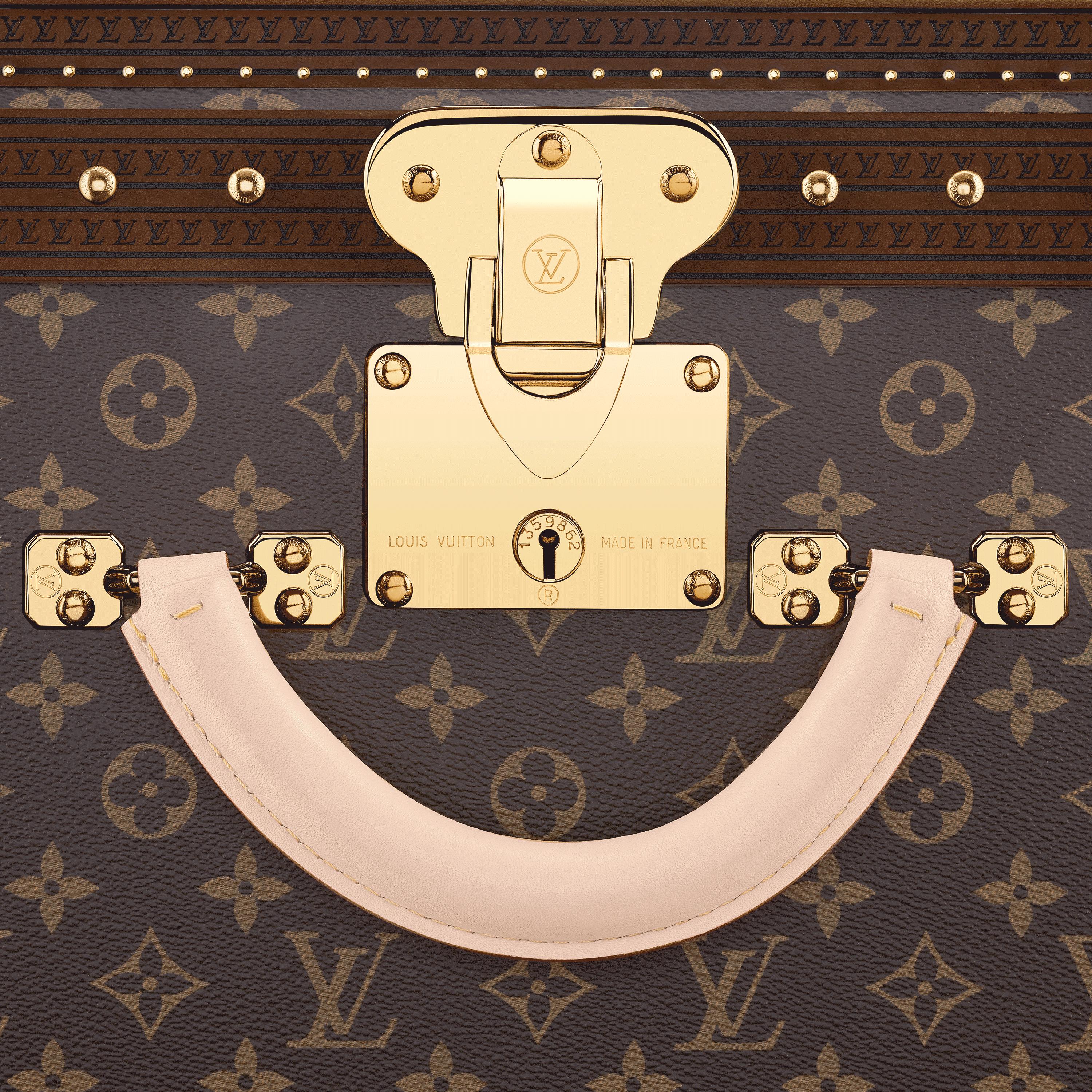 LV} - LVMonogram - LVLes Extraordinaires硬箱系列 | 路易威登LOUIS VUITTON官网 (产品缩放)