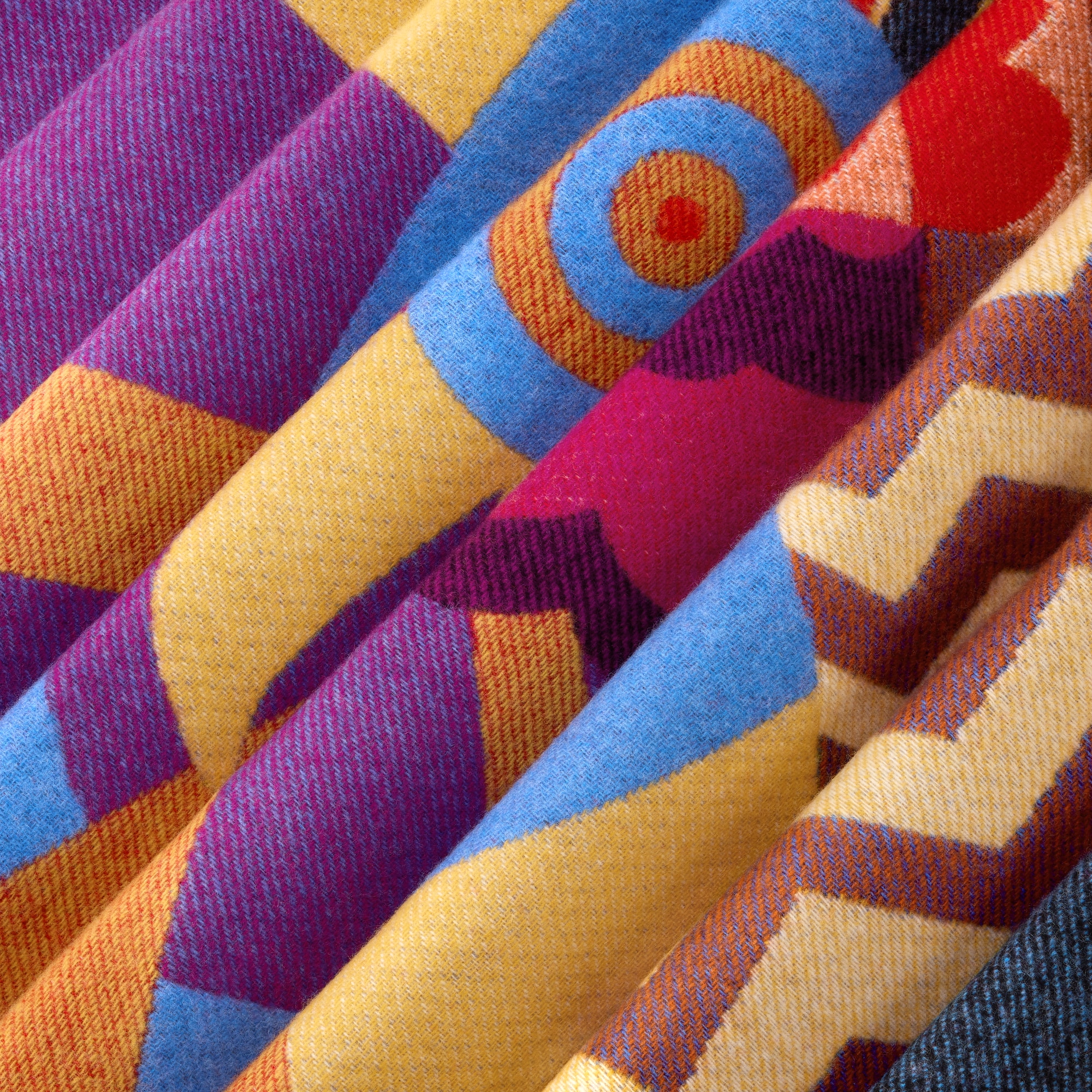 LV} - LV - LV硬箱、旅行和家居家居和餐桌艺术 | 路易威登LOUIS VUITTON官网 (产品缩放)