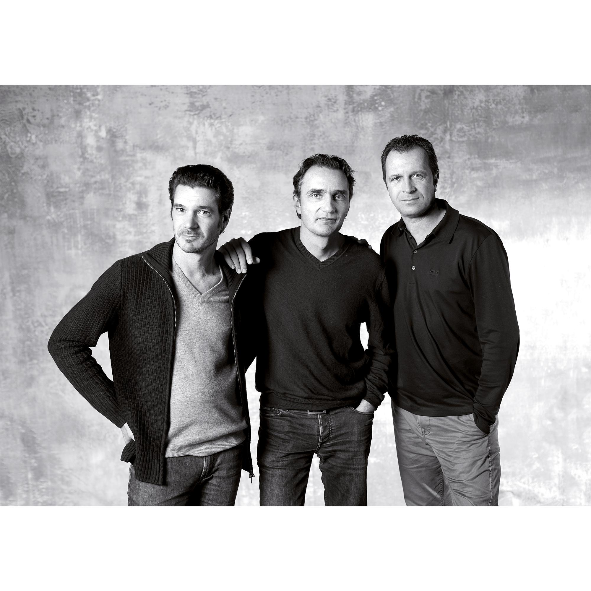 LV} - LV - LV硬箱、旅行和家居家居和餐桌艺术 | 路易威登LOUIS VUITTON官网 (产品缩放)