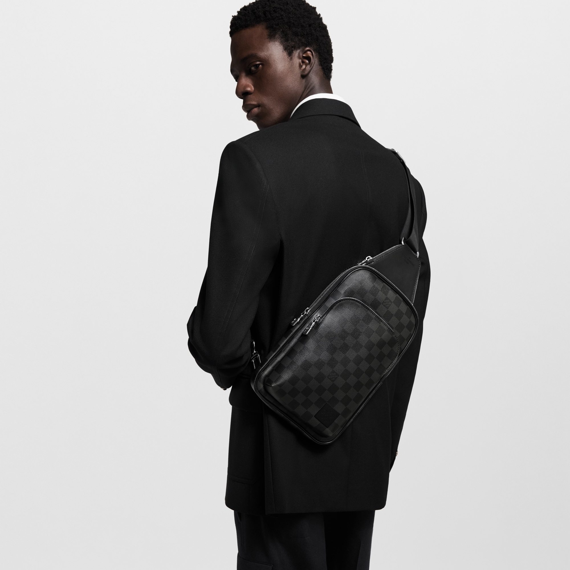 LV} - LVDamier Graphite - LV男士时尚包袋 | 路易威登LOUIS VUITTON官网 (产品缩放)