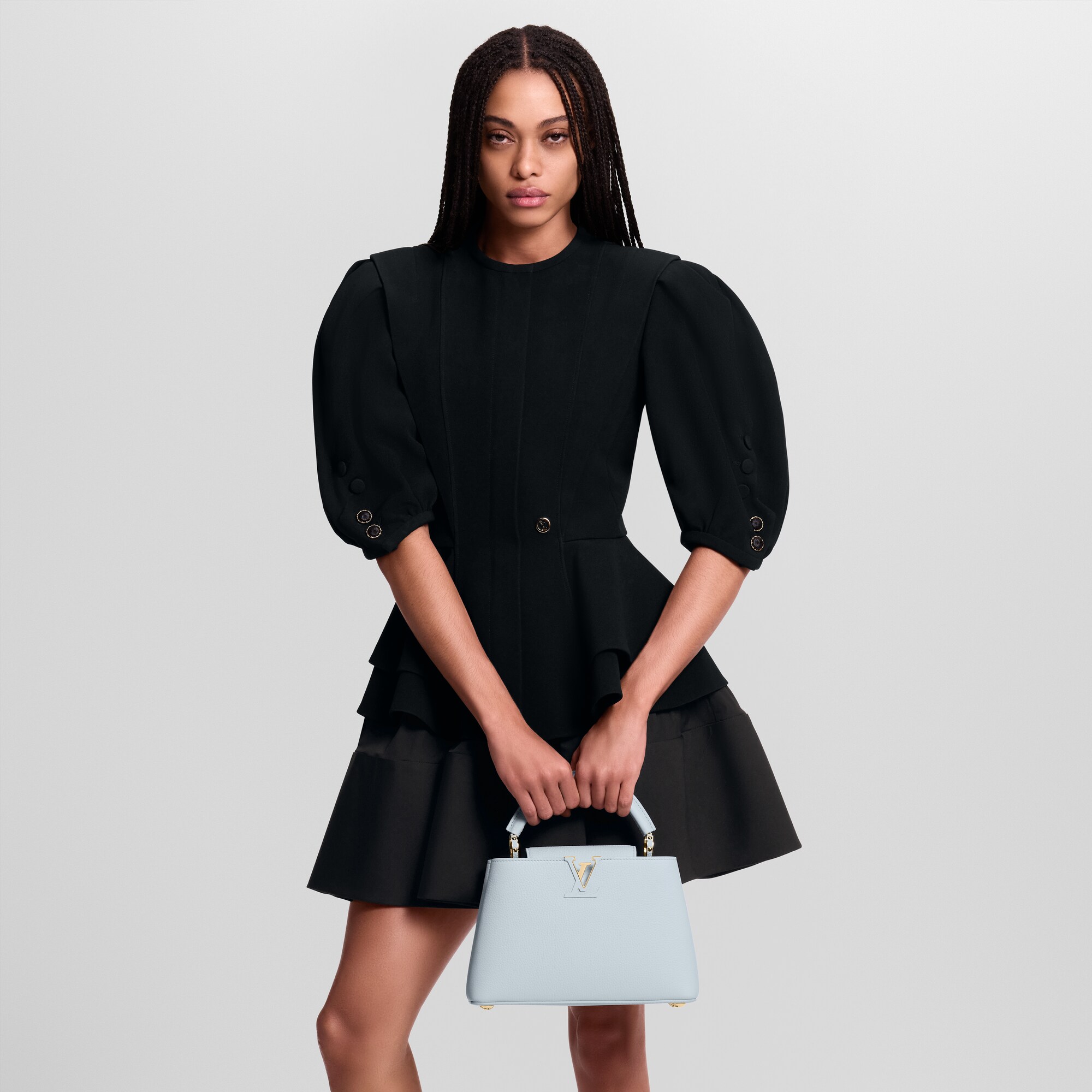 LV} - LVCapucines - LV女士时尚手袋 | 路易威登LOUIS VUITTON官网 (产品缩放)