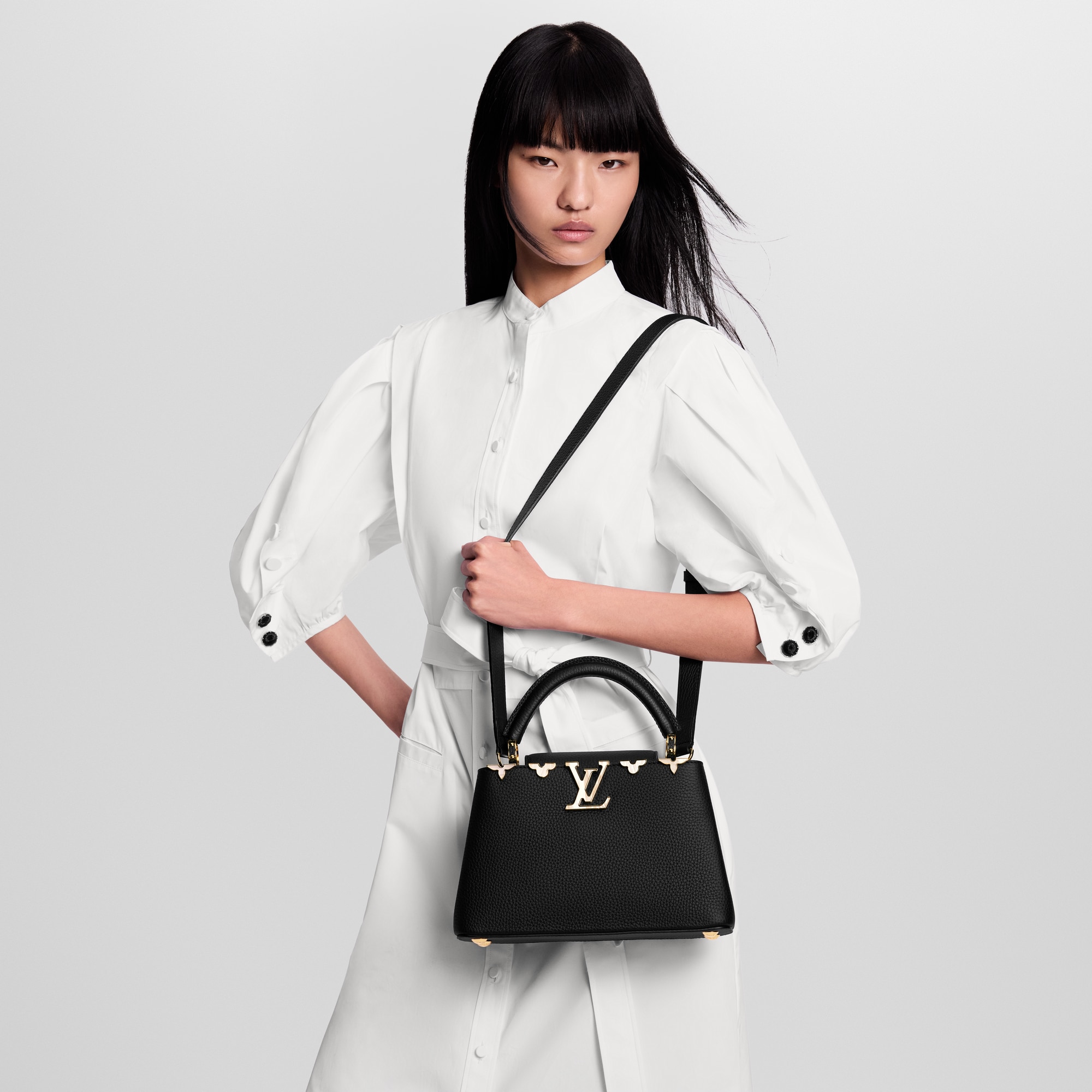 LV} - LVCapucines - LV女士时尚手袋 | 路易威登LOUIS VUITTON官网 (产品缩放)