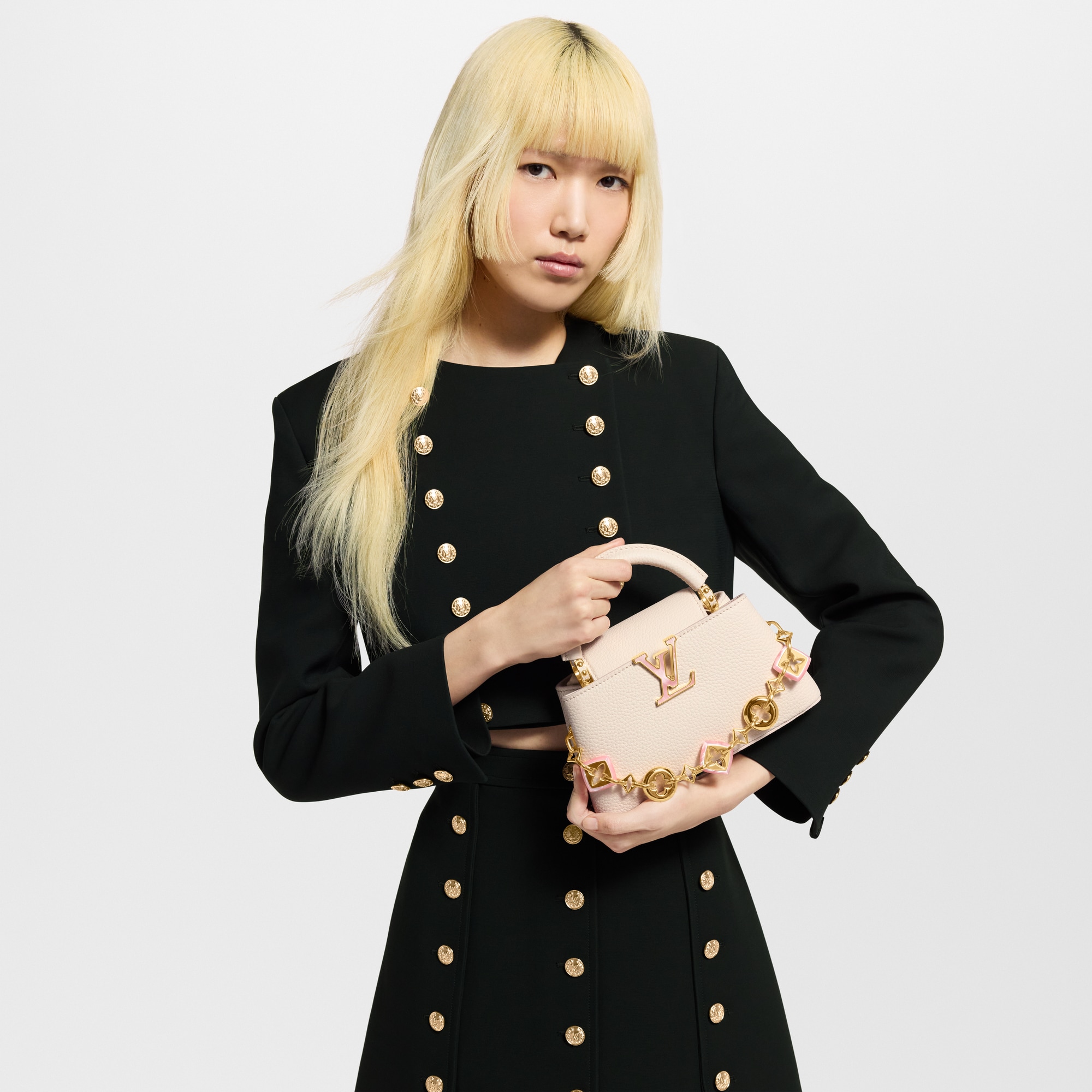 LV} - LVCapucines - LV女士时尚手袋 | 路易威登LOUIS VUITTON官网 (产品缩放)