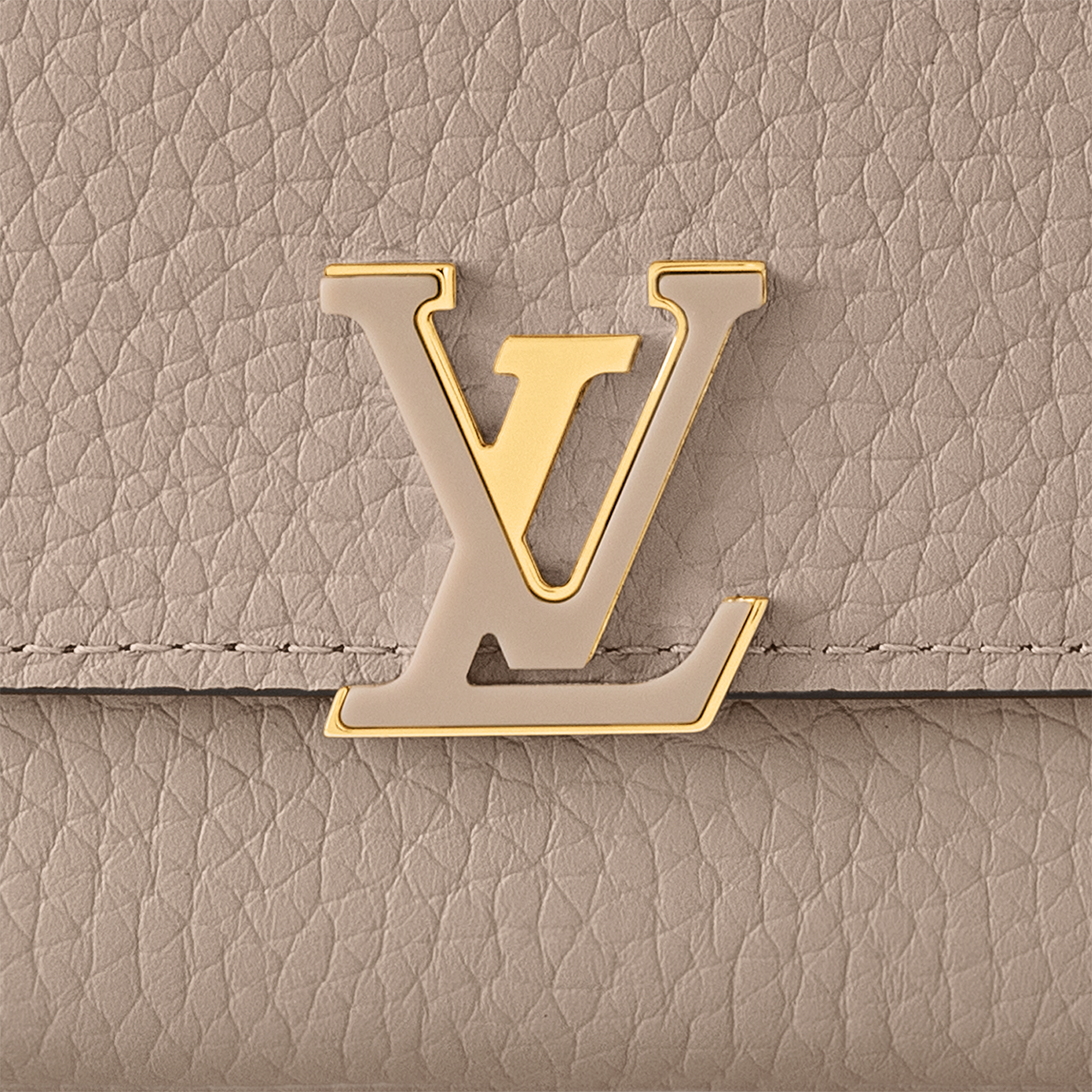 LV} - LVCapucines - LV女士小型皮具 | 路易威登LOUIS VUITTON官网 (产品缩放)