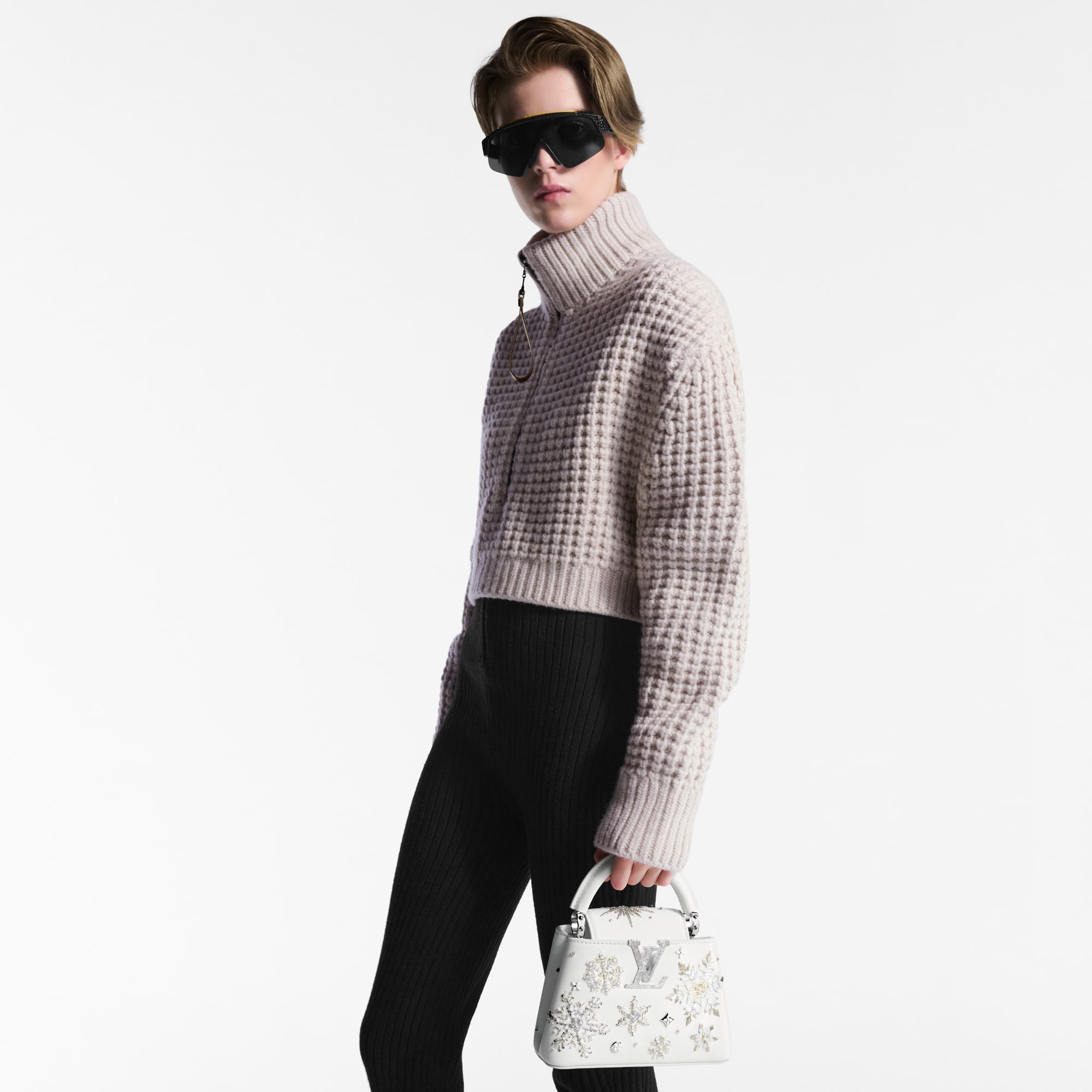 LV} - LVCapucines - LV女士时尚手袋 | 路易威登LOUIS VUITTON官网 (产品缩放)