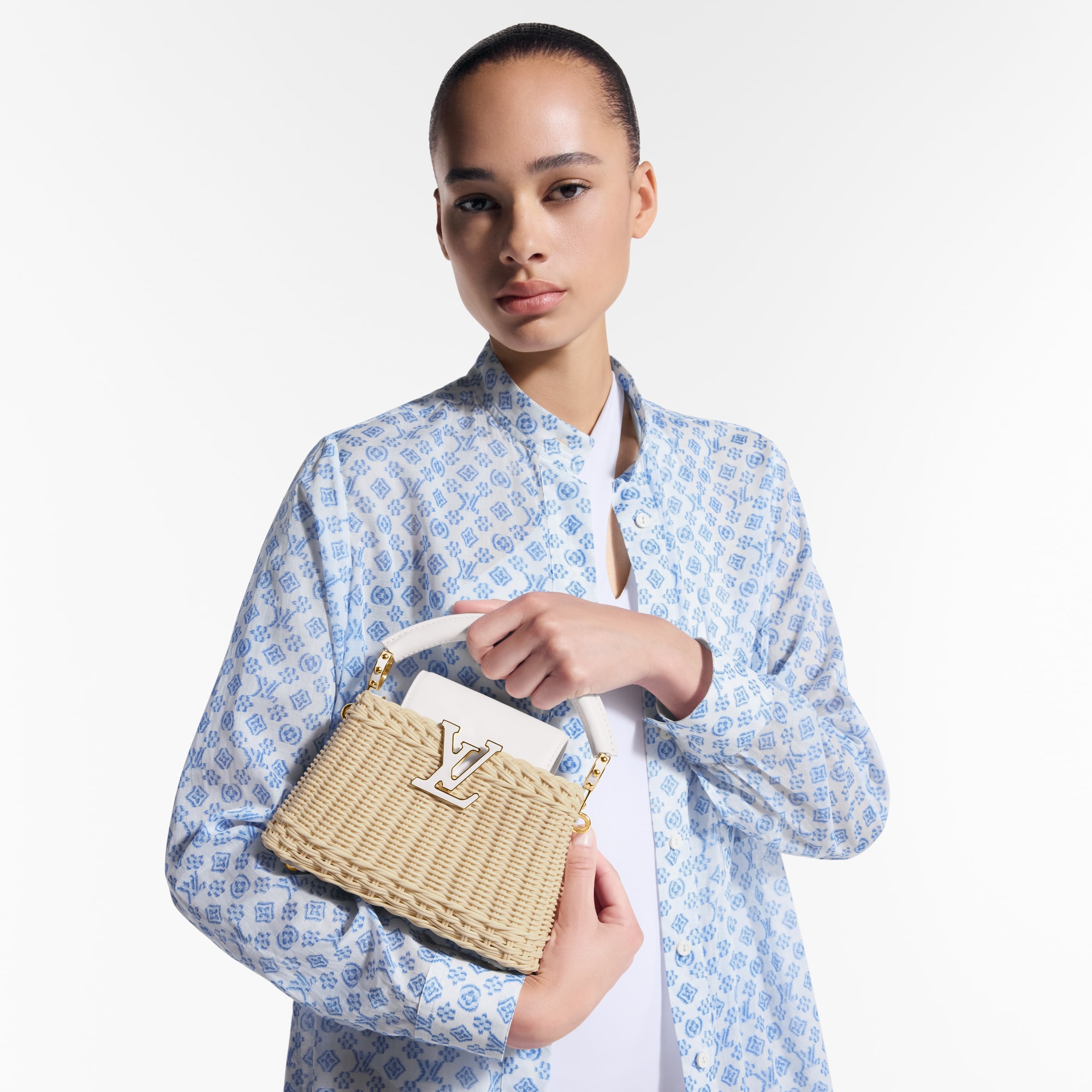 LV} - LVCapucines - LV女士时尚手袋 | 路易威登LOUIS VUITTON官网 (产品缩放)