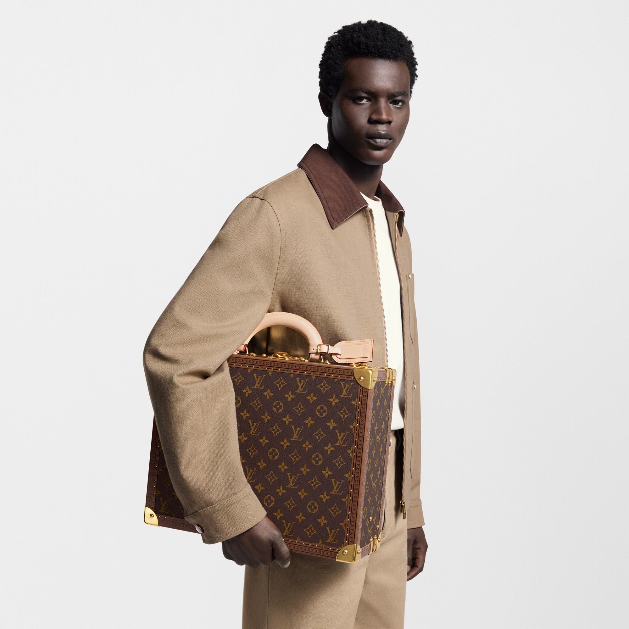 LV} - LVMonogram - LV硬箱、旅行和家居硬箱和小型硬箱 | 路易威登LOUIS VUITTON官网 (产品缩放)