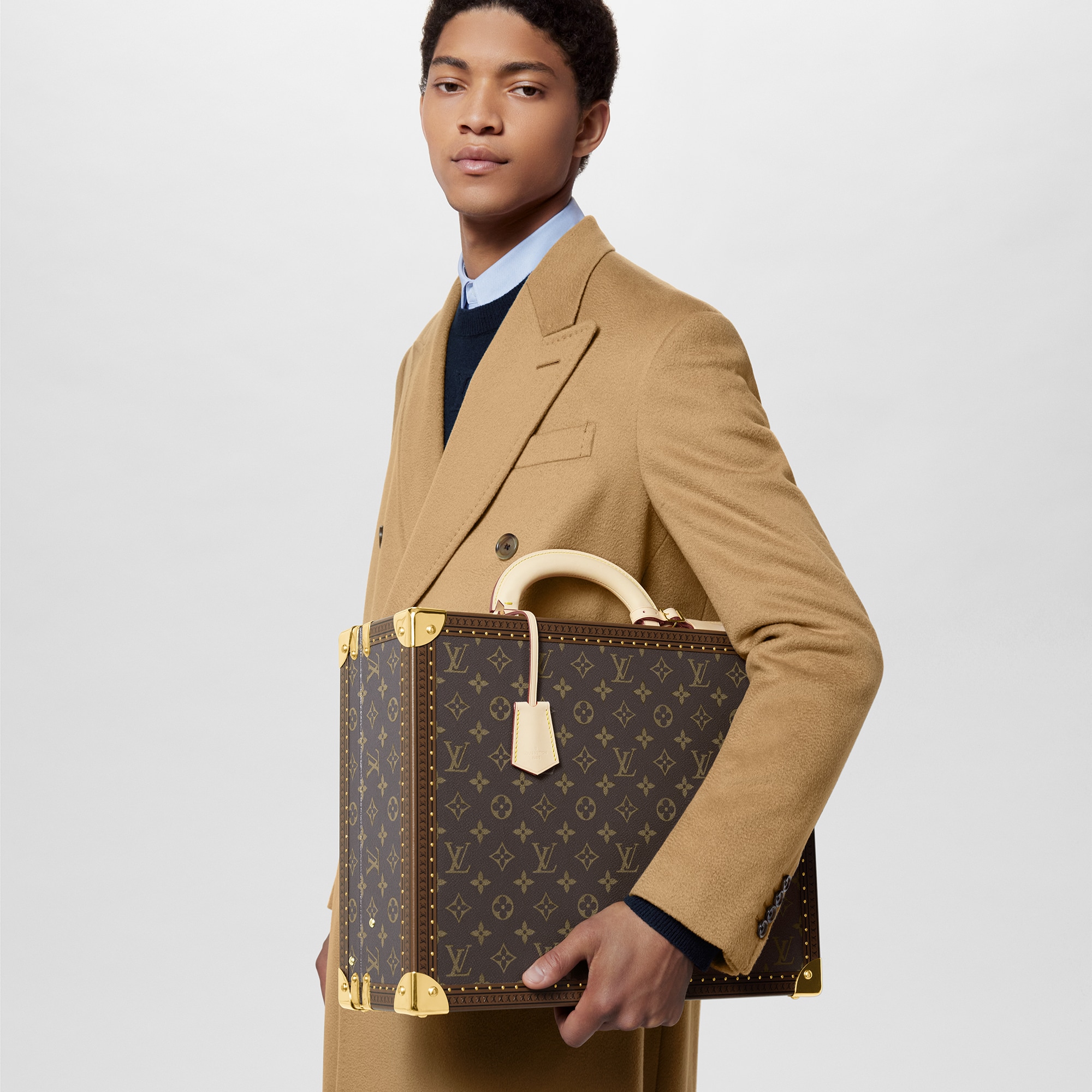 LV} - LVMonogram - LVLes Extraordinaires硬箱系列 | 路易威登LOUIS VUITTON官网 (产品缩放)