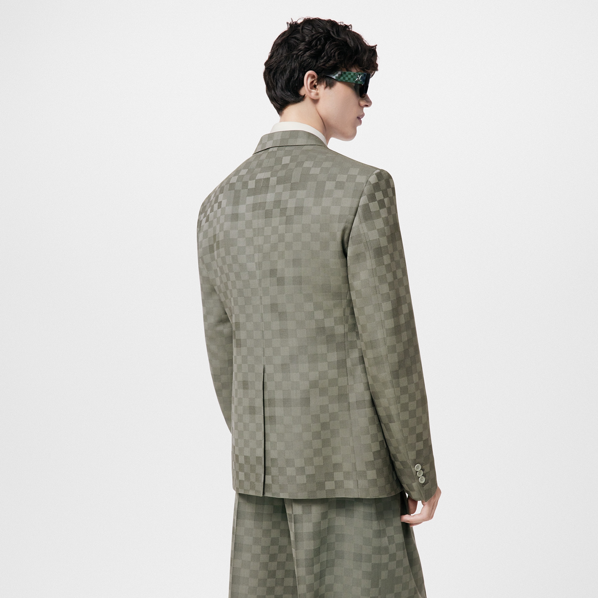 LV} - LV - LV男士高级成衣 | 路易威登LOUIS VUITTON官网 (产品缩放)