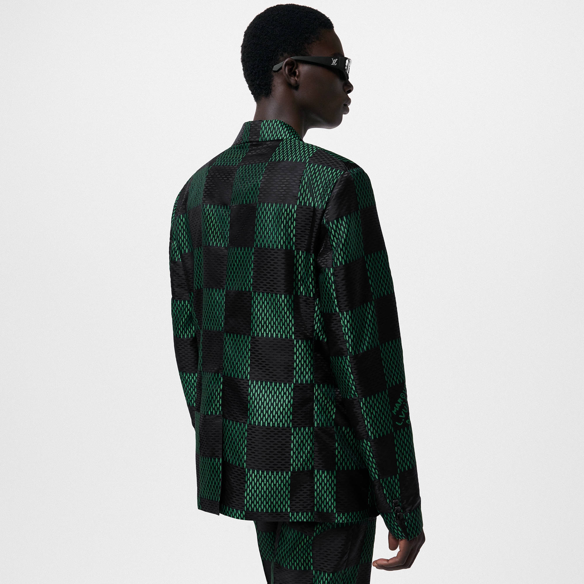 LV} - LV - LV男士Discontinued Product | 路易威登LOUIS VUITTON官网 (产品缩放)
