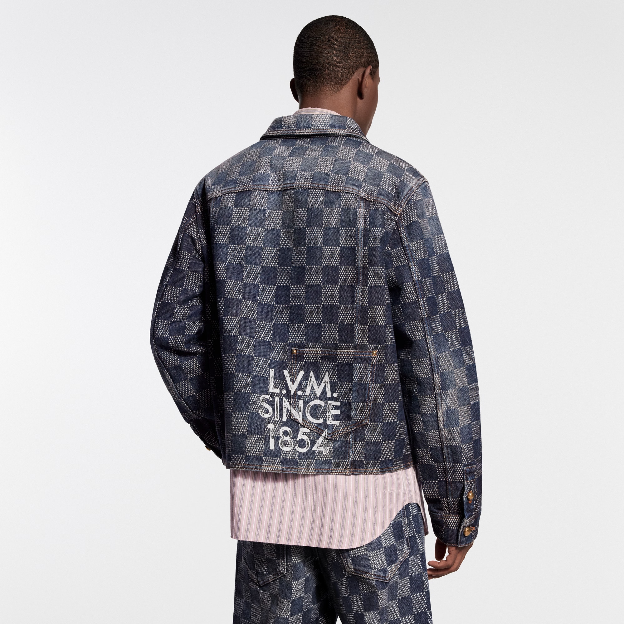 LV} - LV - LV男士高级成衣 | 路易威登LOUIS VUITTON官网 (产品缩放)