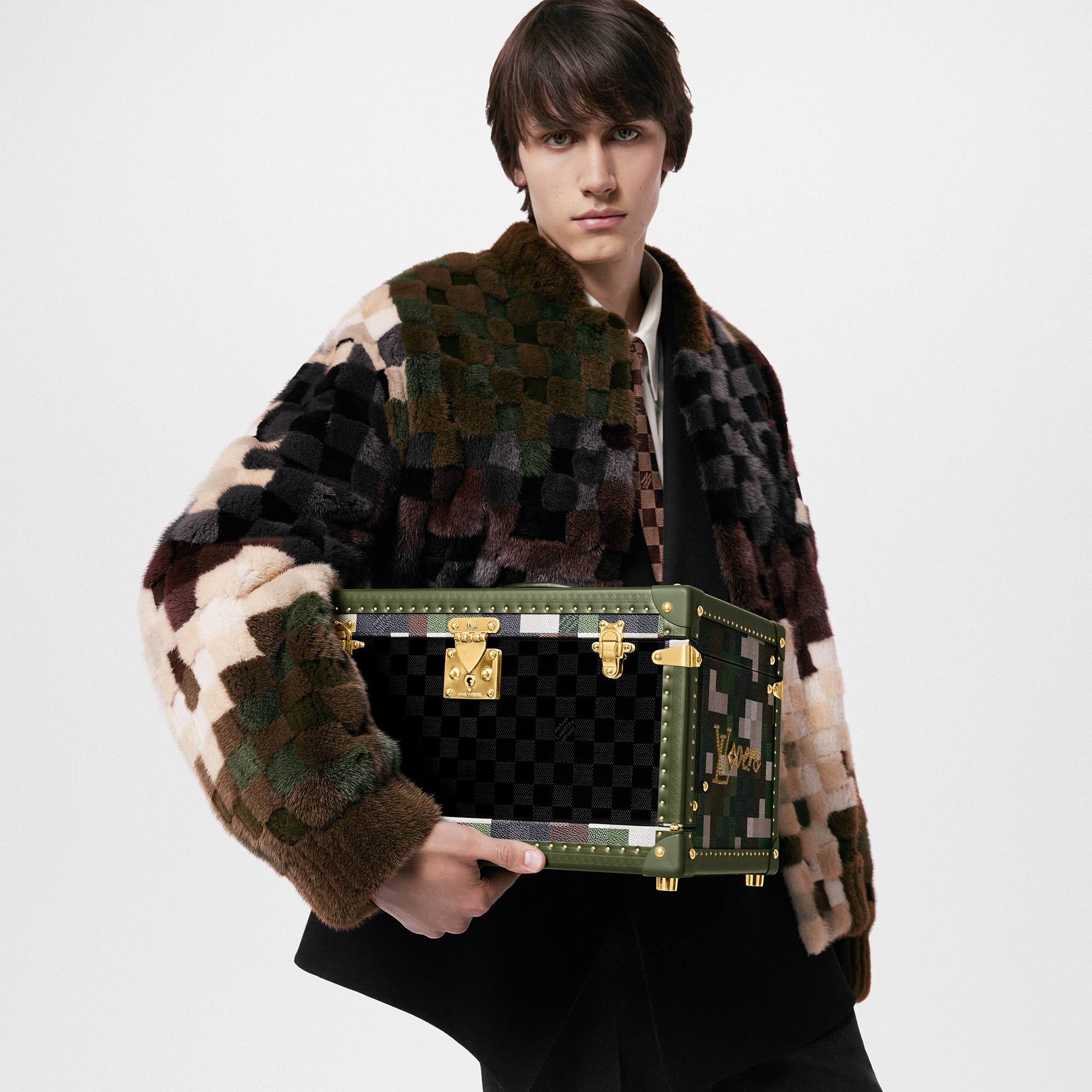 LV} - LVD16 - LVLes Extraordinaires硬箱系列 | 路易威登LOUIS VUITTON官网 (产品缩放)