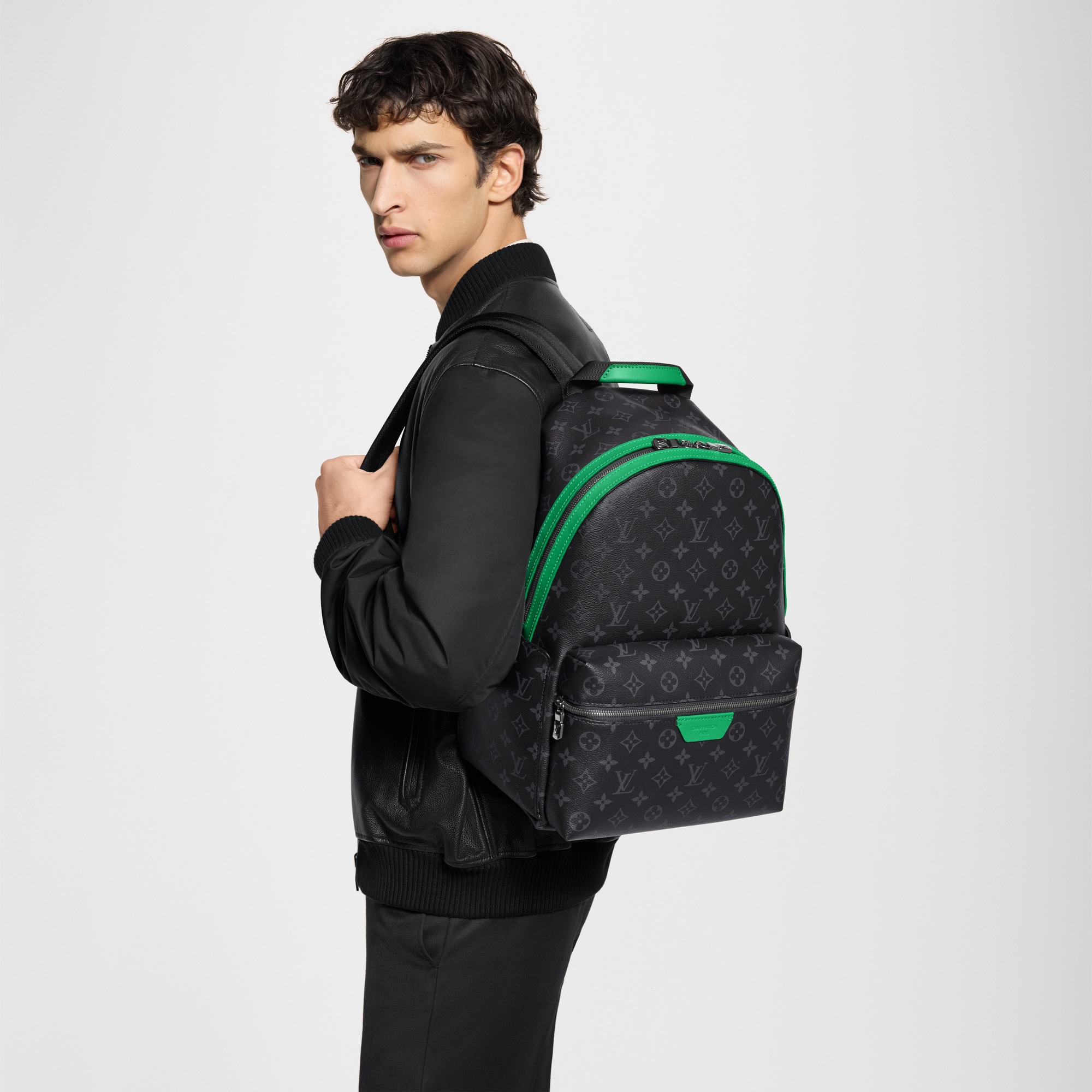 LV} - LVMonogram Eclipse - LV包袋和小型皮具男士包袋 | 路易威登LOUIS VUITTON官网 (产品缩放)