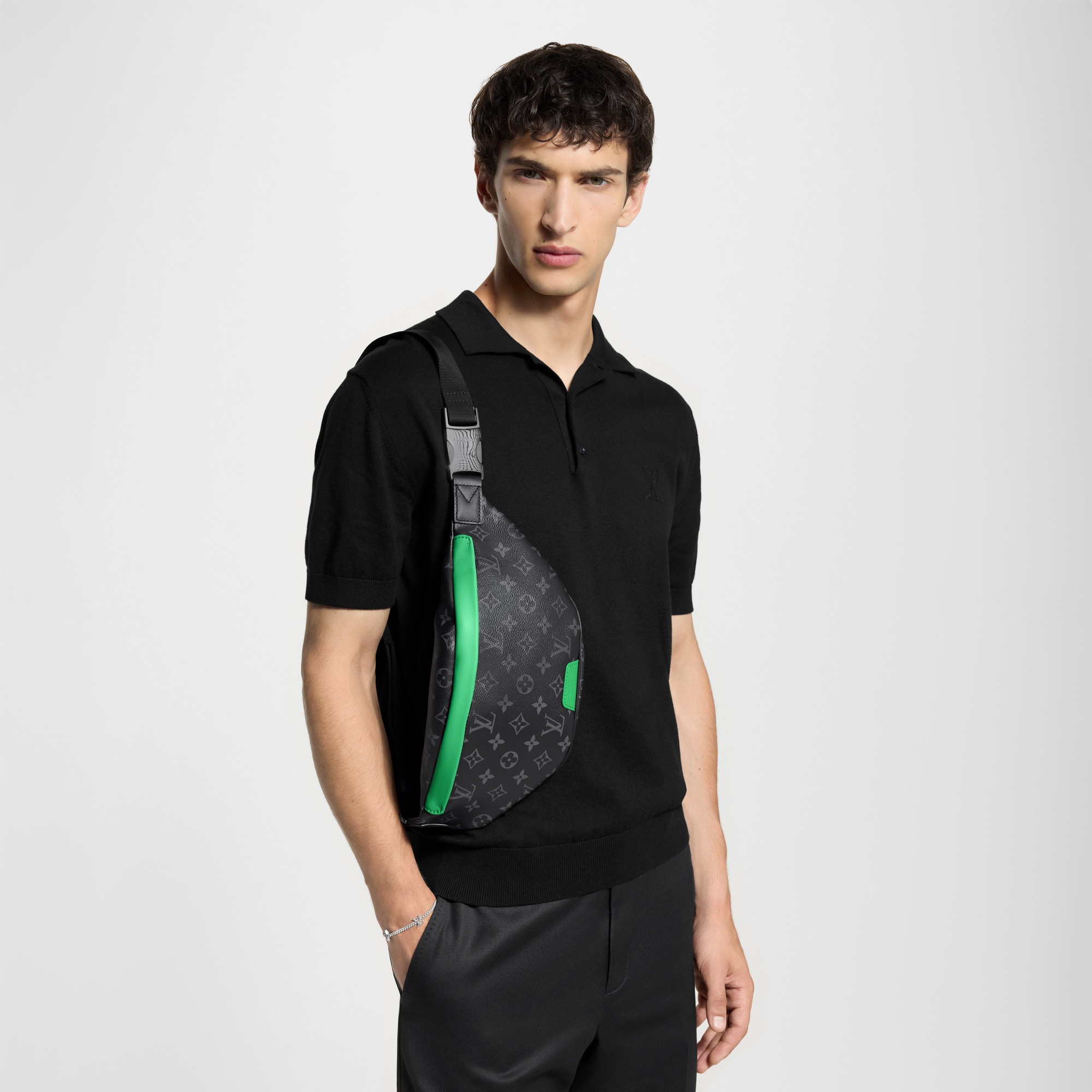 LV} - LVMonogram Eclipse - LV包袋和小型皮具男士包袋 | 路易威登LOUIS VUITTON官网 (产品缩放)