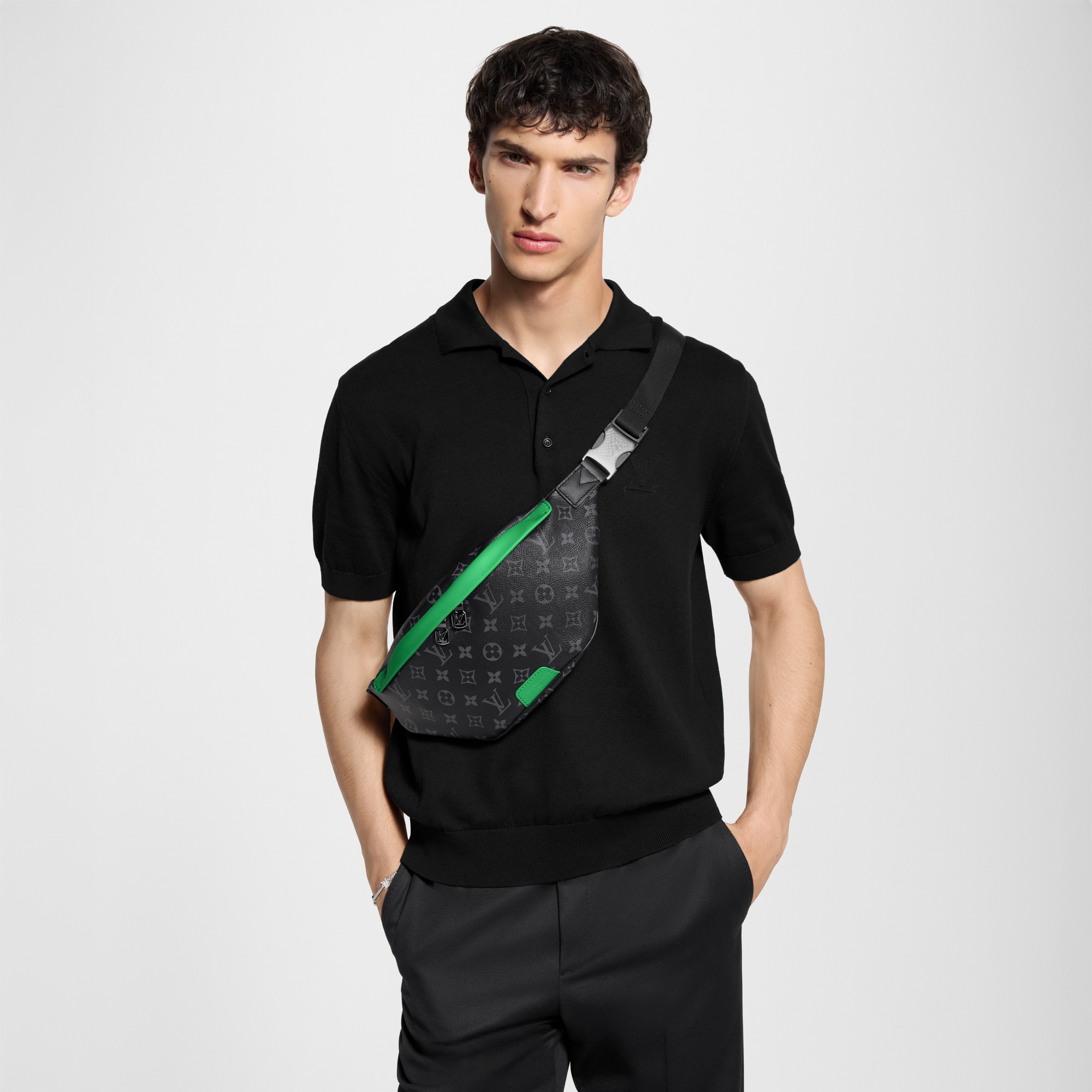 LV} - LVMonogram Eclipse - LV包袋和小型皮具男士包袋 | 路易威登LOUIS VUITTON官网 (产品缩放)