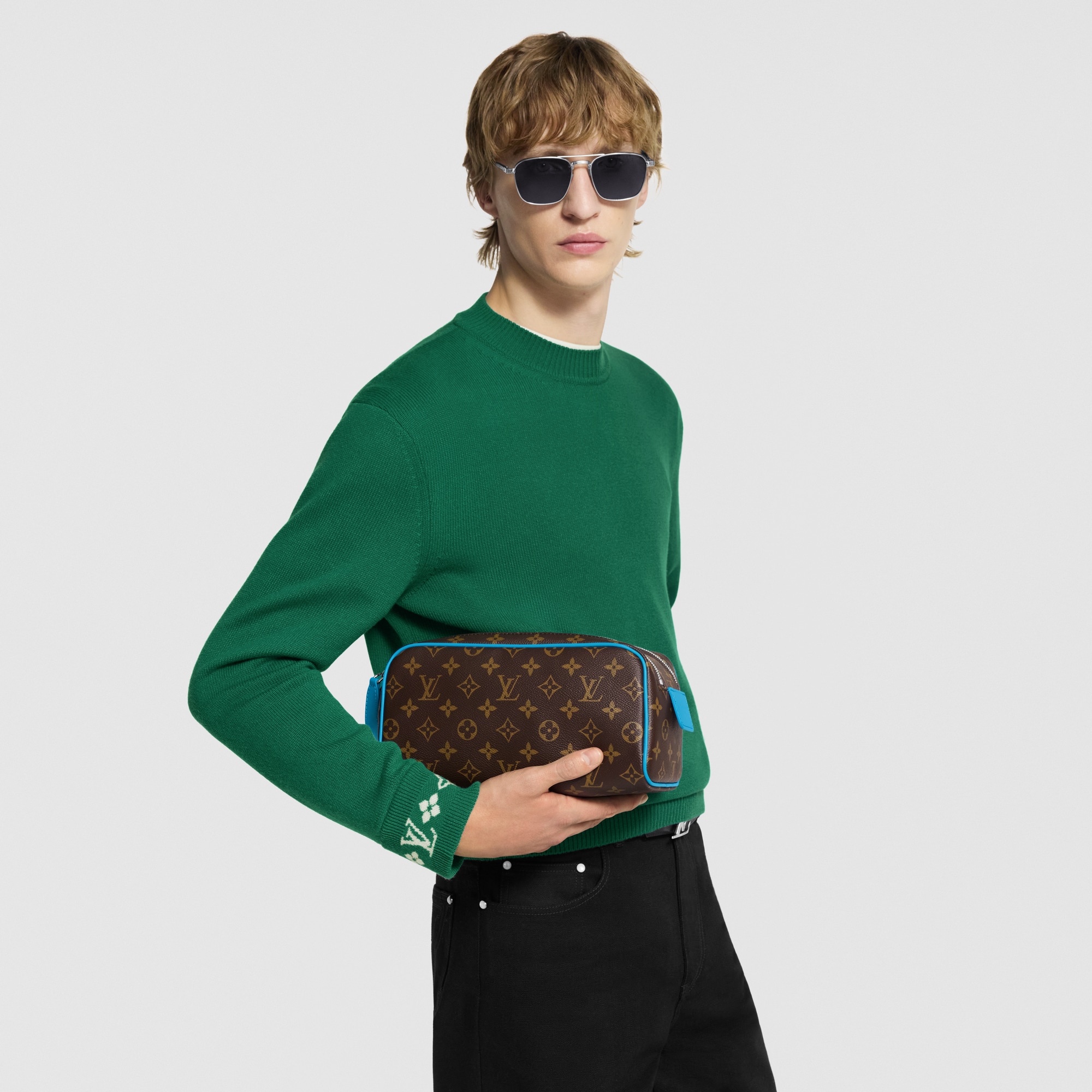 LV} - LVG73 - LV男士旅行用品 | 路易威登LOUIS VUITTON官网 (产品缩放)