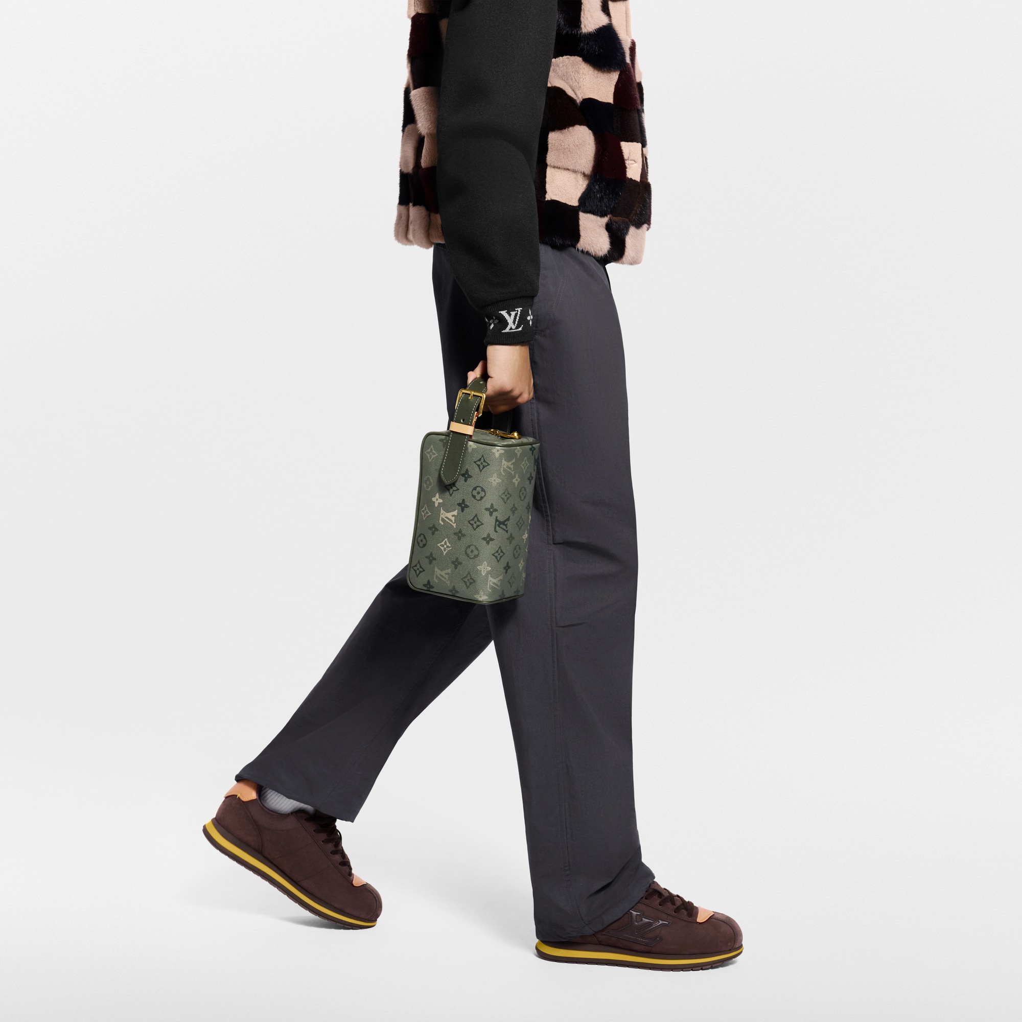 LV} - LVMonogram Other - LV男士旅行用品 | 路易威登LOUIS VUITTON官网 (产品缩放)