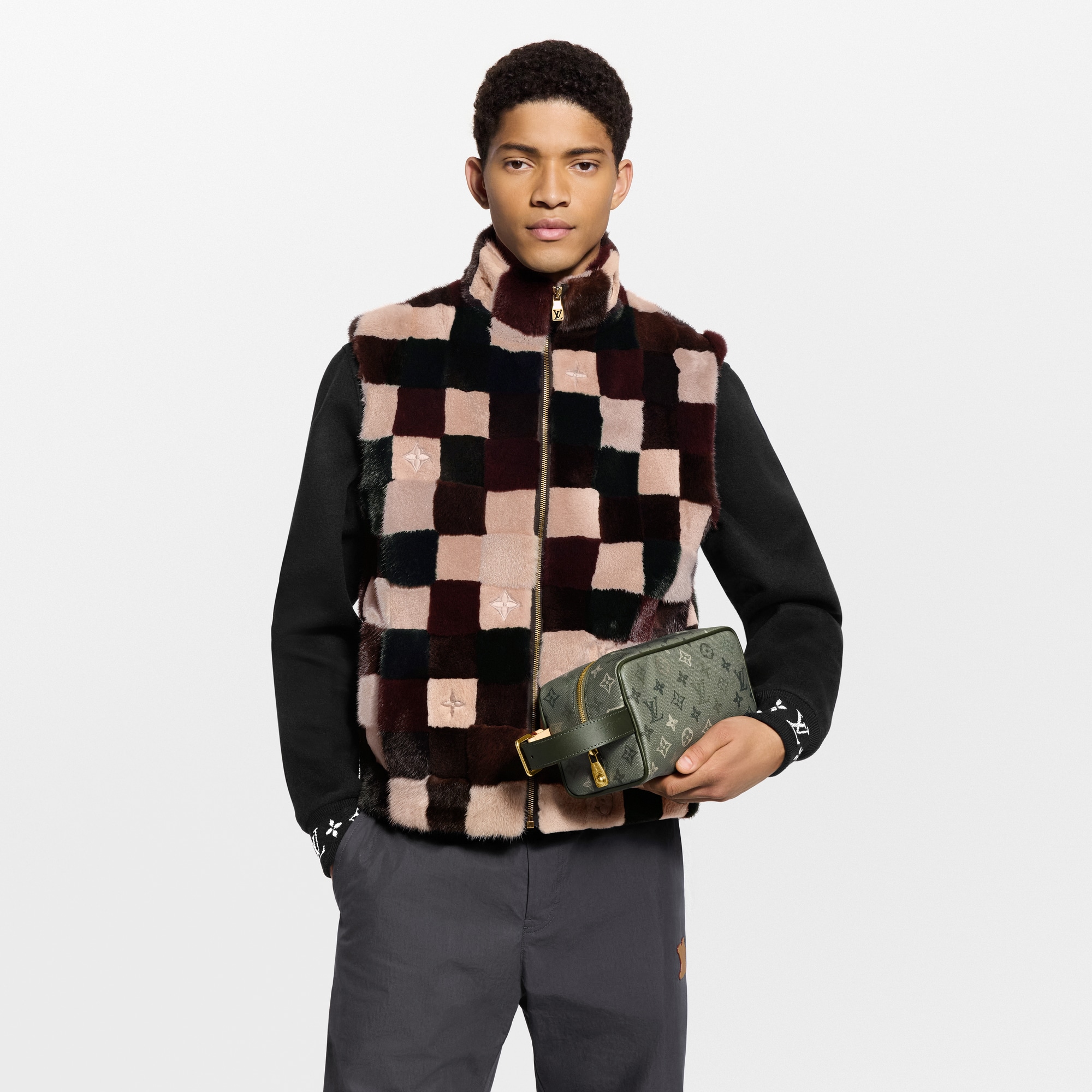LV} - LVMonogram Other - LV男士旅行用品 | 路易威登LOUIS VUITTON官网 (产品缩放)