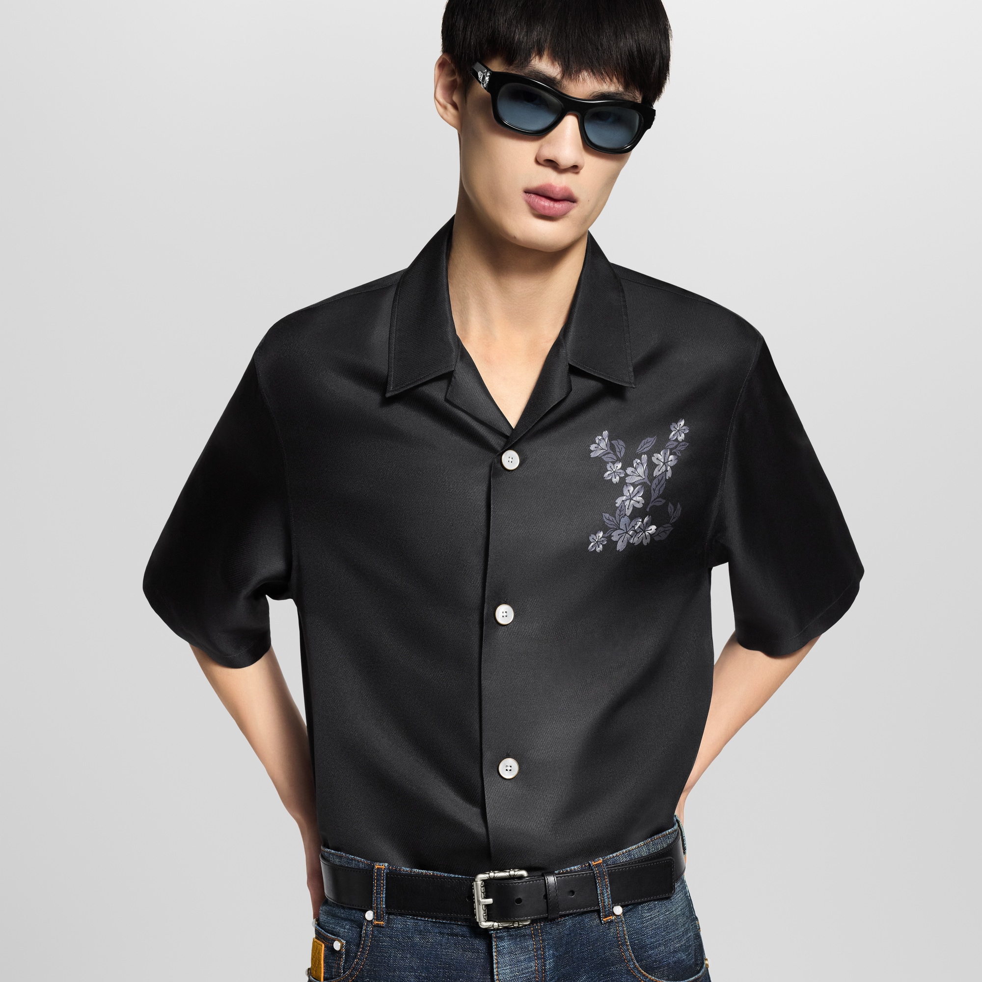 LV} - LV - LV男士配饰系列 | 路易威登LOUIS VUITTON官网 (产品缩放)