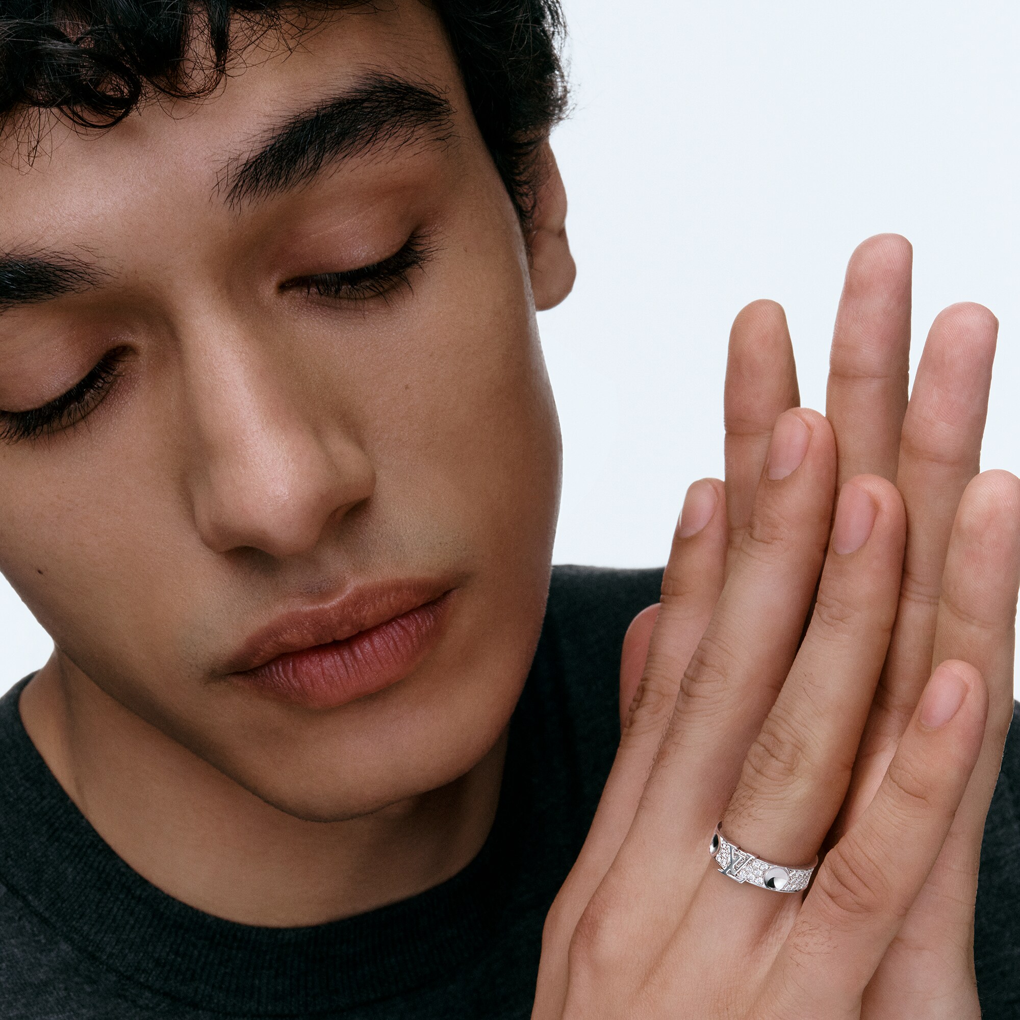 LV} - LV - LV珠宝按类别浏览 | 路易威登LOUIS VUITTON官网 (产品缩放)