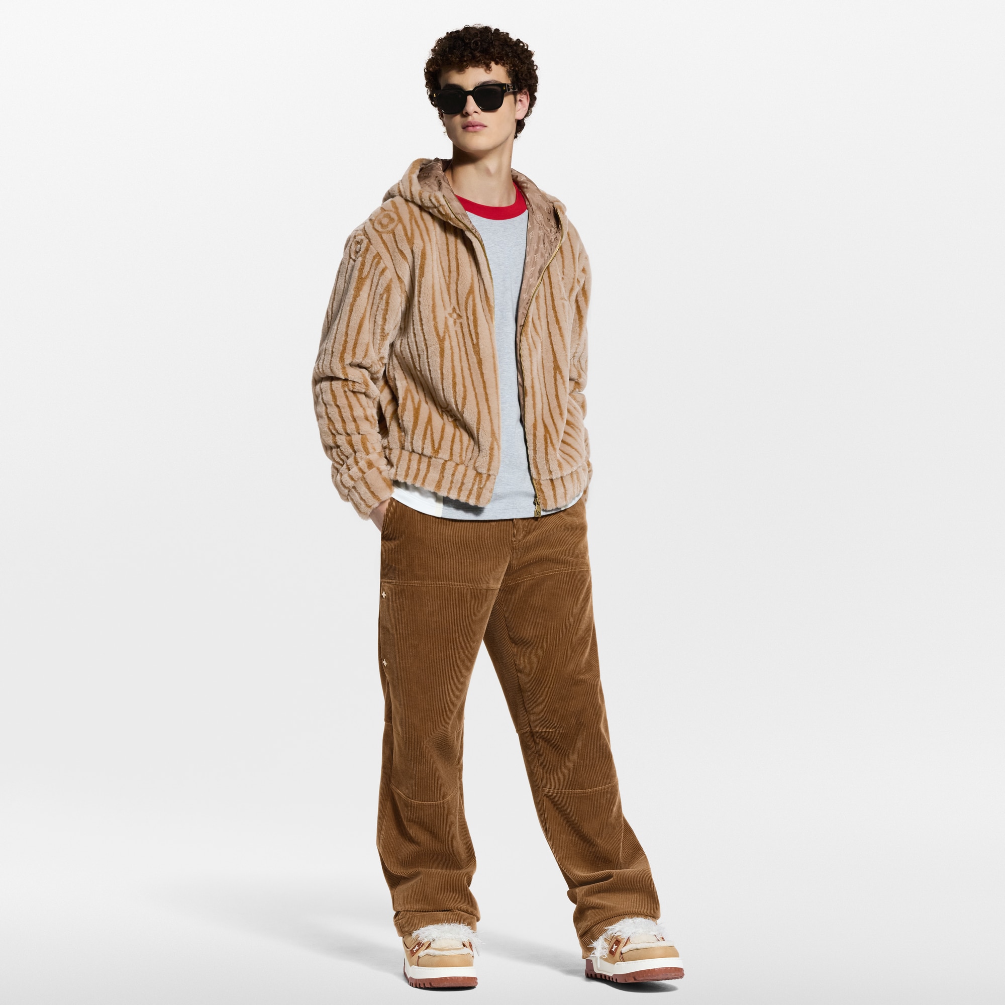 LV} - LV - LV新品系列男士 | 路易威登LOUIS VUITTON官网 (产品缩放)