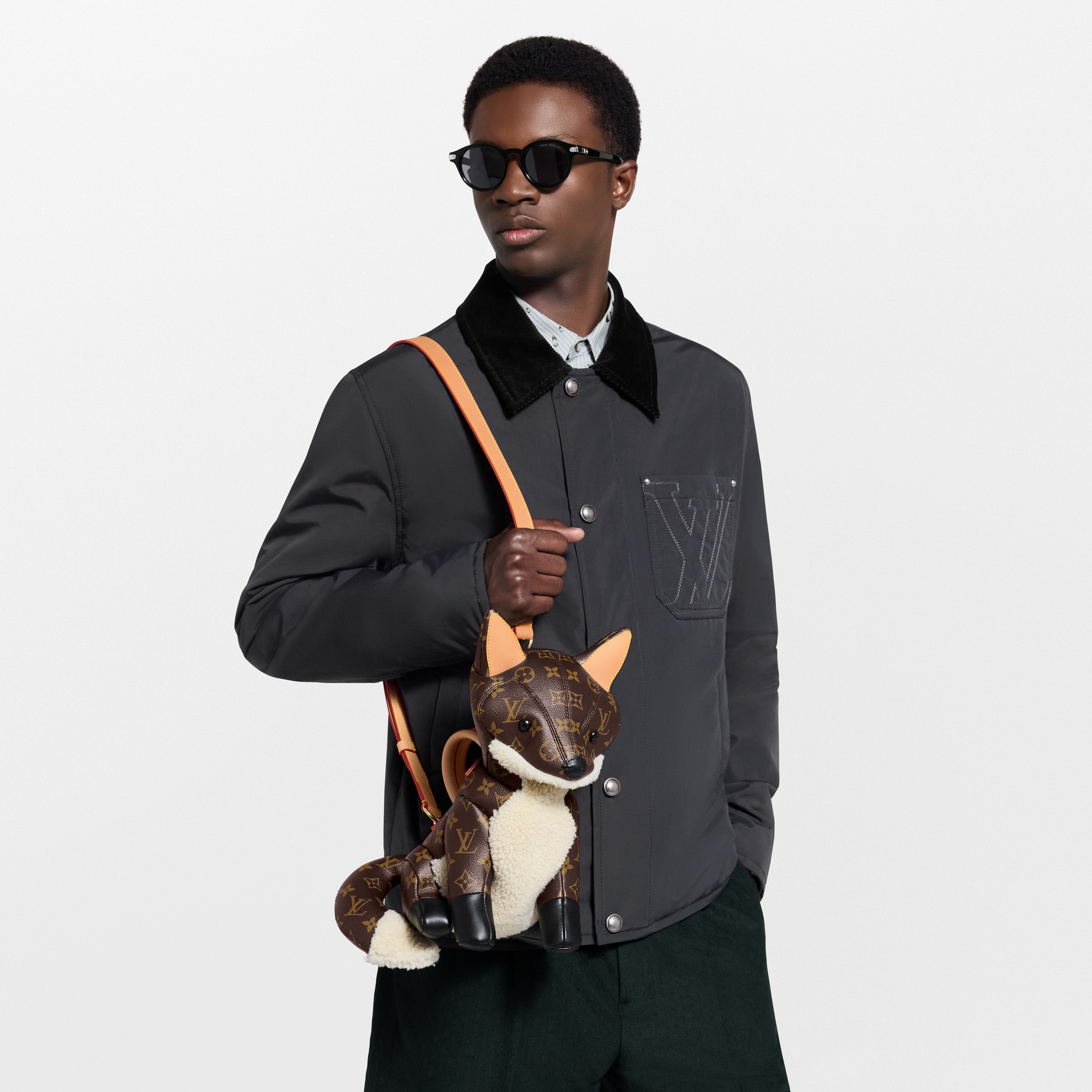 LV} - LVMonogram Other - LV男士小型皮具 | 路易威登LOUIS VUITTON官网 (产品缩放)