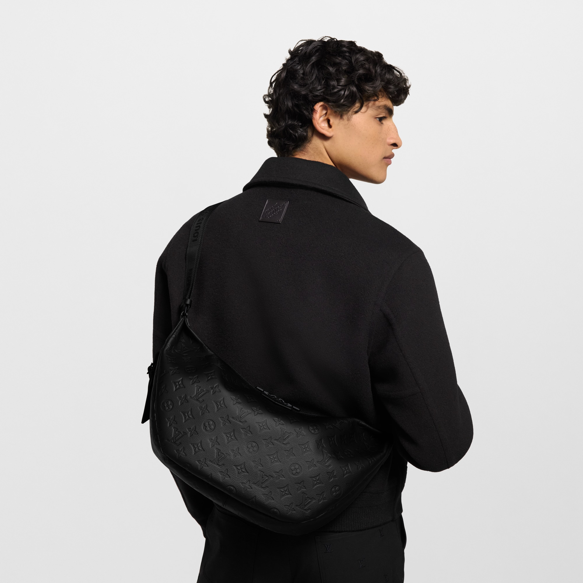 LV} - LVMonogram Shadow Leather - LV包袋和小型皮具女士包袋 | 路易威登LOUIS VUITTON官网 (产品缩放)