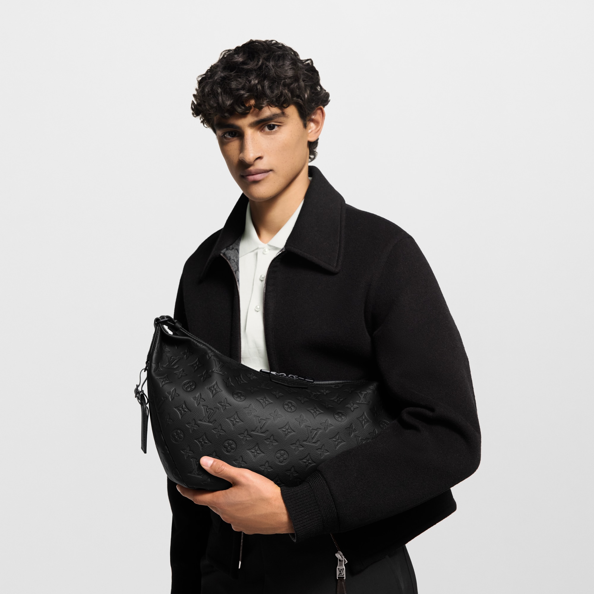LV} - LVMonogram Shadow Leather - LV包袋和小型皮具女士包袋 | 路易威登LOUIS VUITTON官网 (产品缩放)
