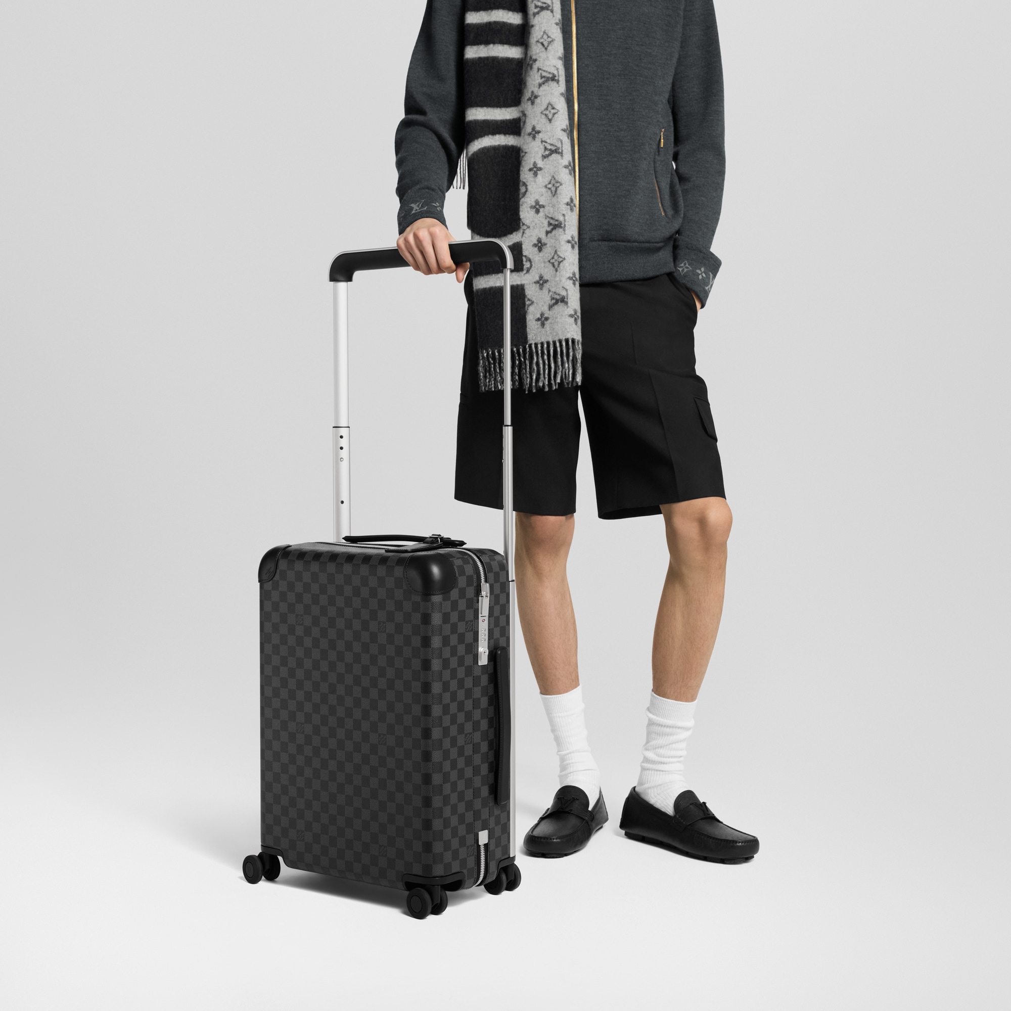 LV} - LVDamier Graphite - LV男士旅行用品 | 路易威登LOUIS VUITTON官网 (产品缩放)