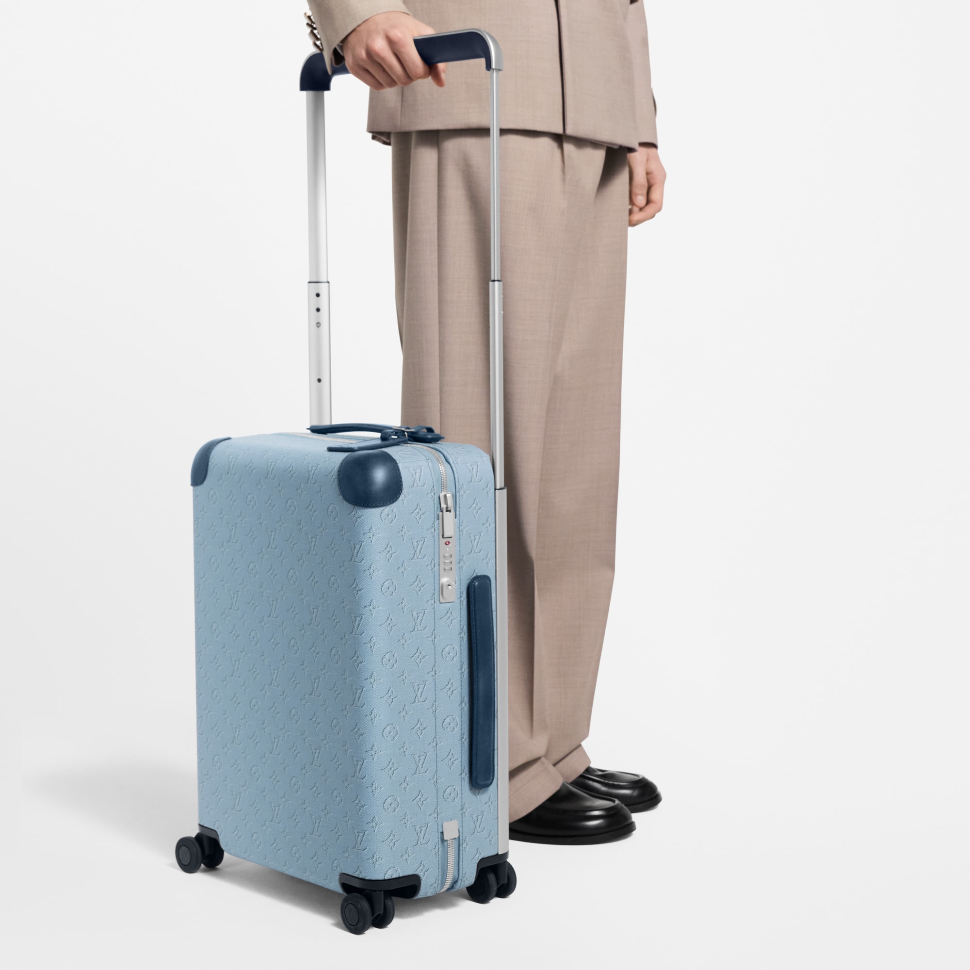 LV} - LVG71 - LV男士旅行用品 | 路易威登LOUIS VUITTON官网 (产品缩放)