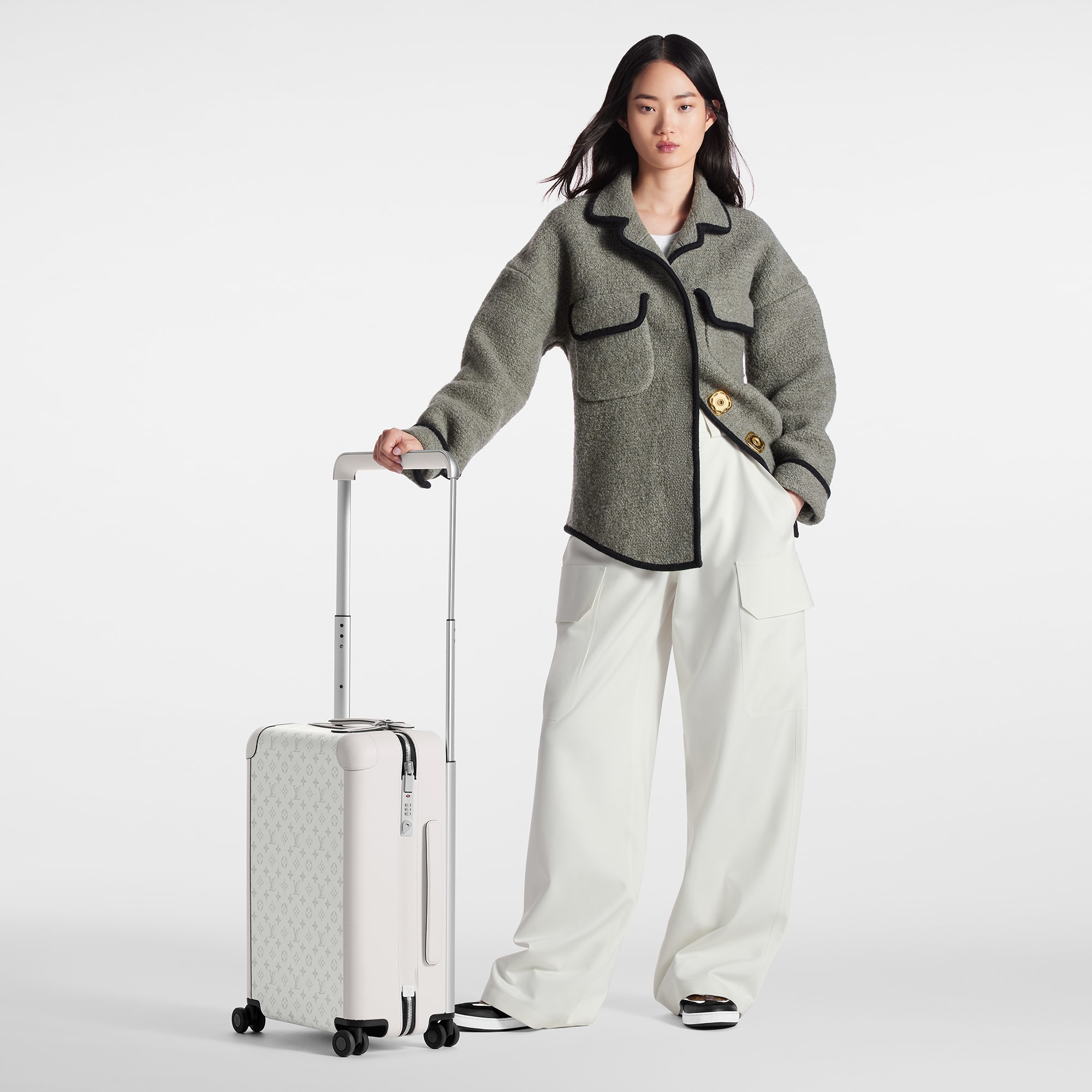 LV} - LVTaigarama - LV男士旅行用品 | 路易威登LOUIS VUITTON官网 (产品缩放)