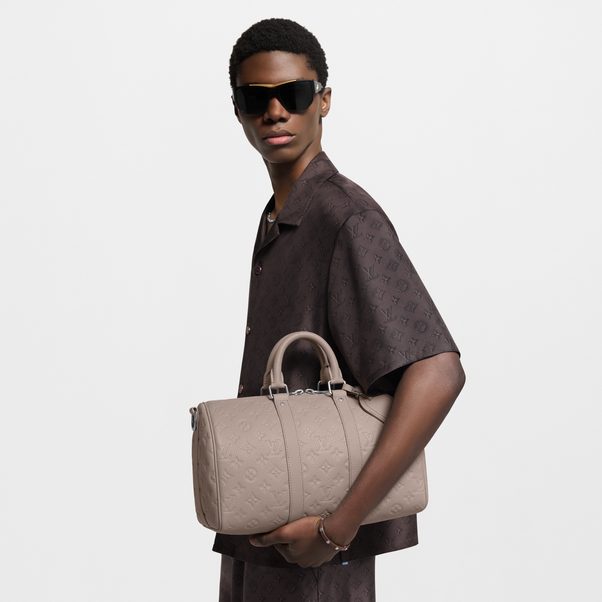 LV} - LVMonogram Taurillon Leather LG - G90 - LV包袋和小型皮具男士包袋 | 路易威登LOUIS VUITTON官网 (产品缩放)