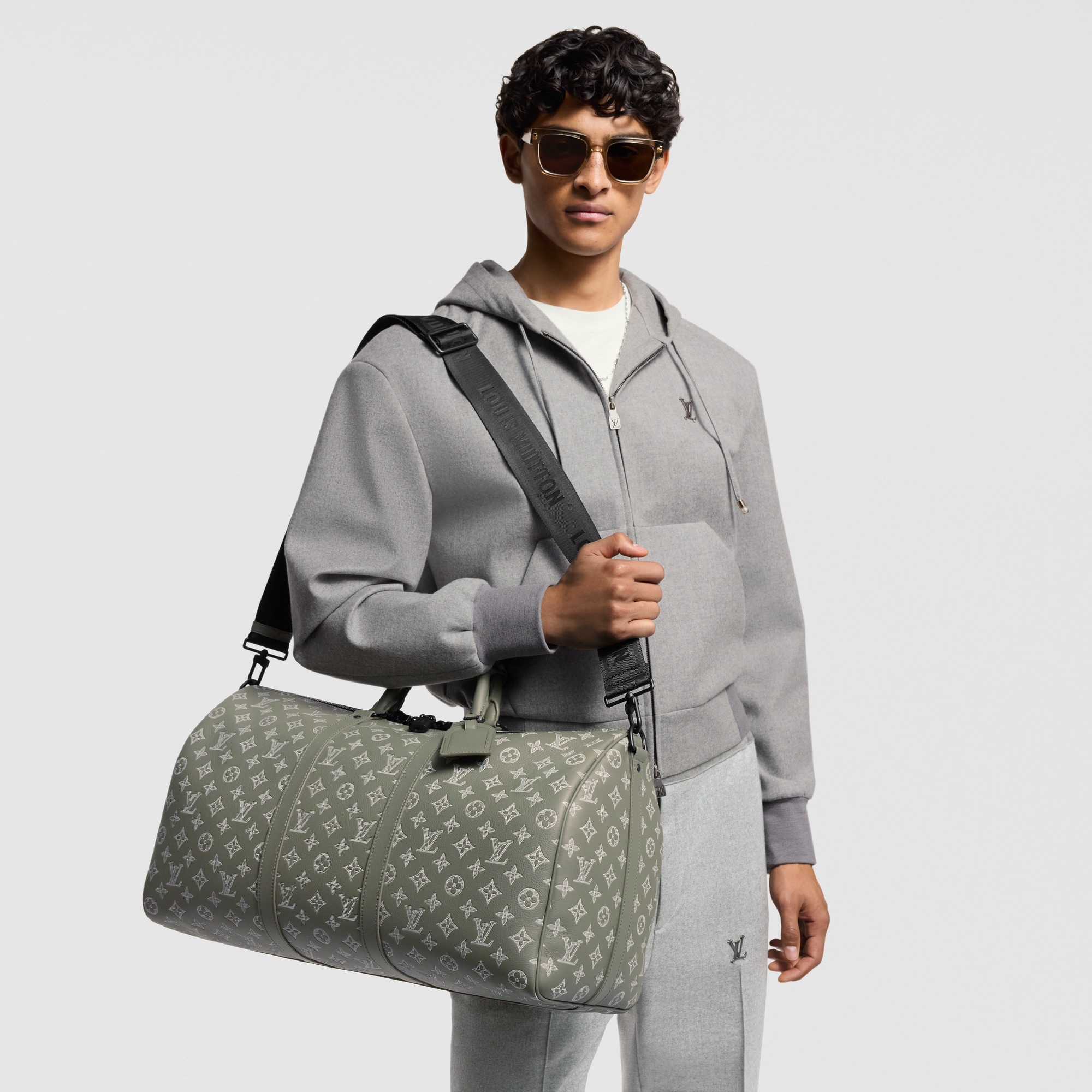 LV} - LVG65 - LV男士Discontinued Product | 路易威登LOUIS VUITTON官网 (产品缩放)