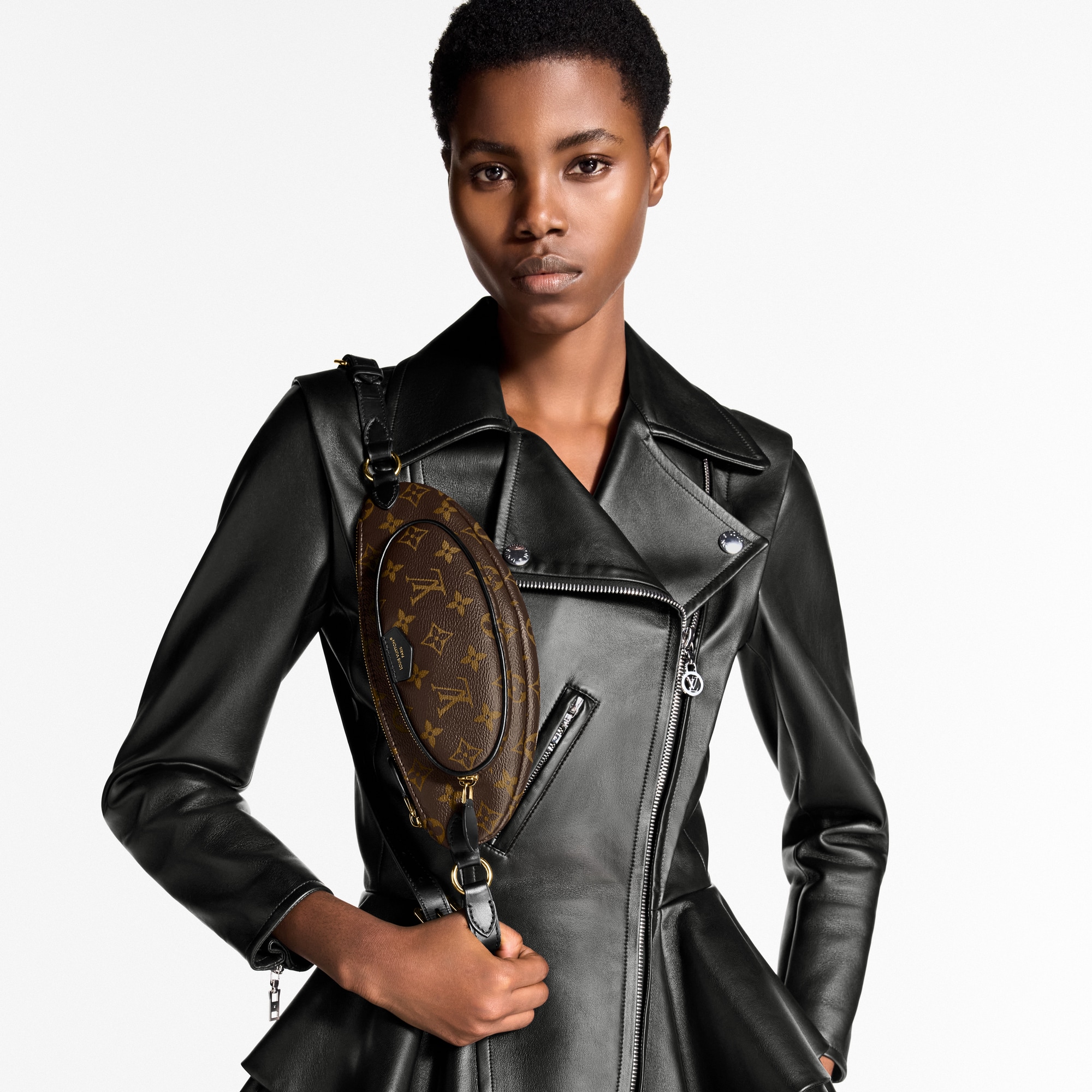 LV} - LVMonogram - LV女士小型皮具 | 路易威登LOUIS VUITTON官网 (产品缩放)