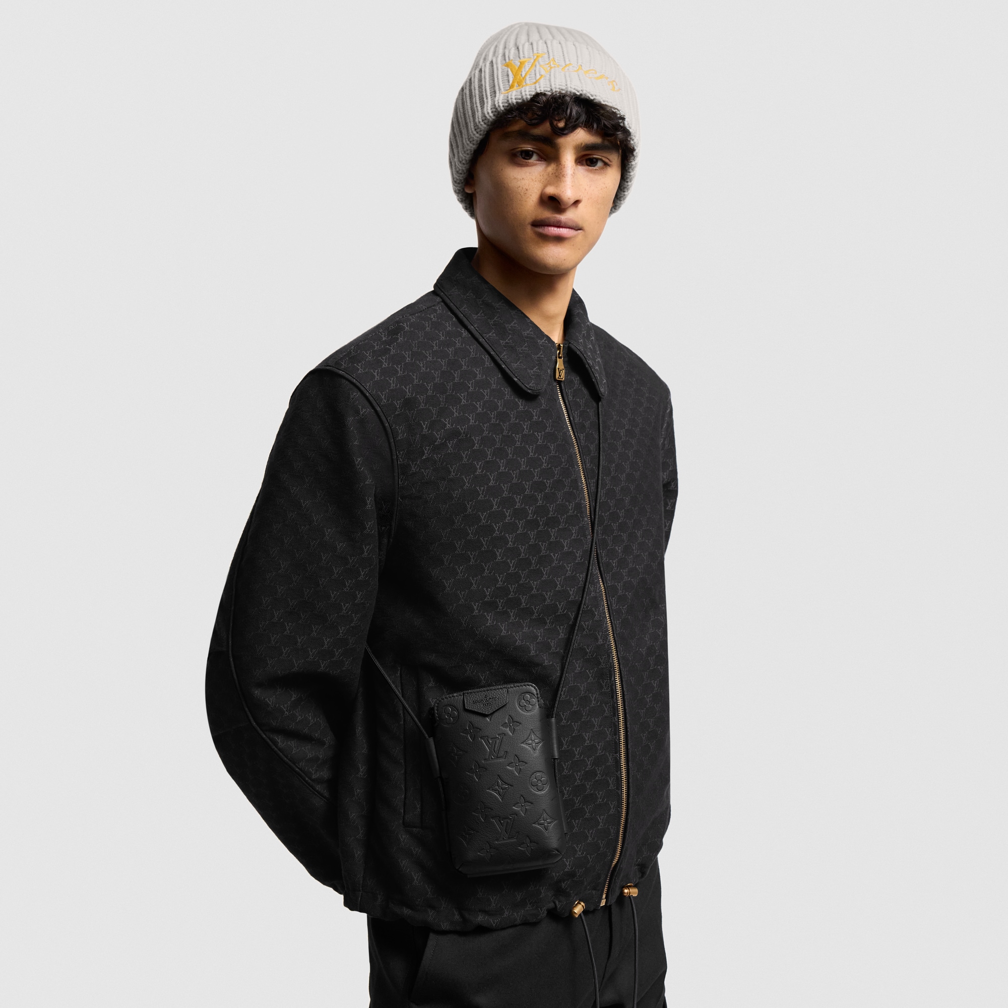 LV} - LVMonogram Shadow Leather - LV男士时尚包袋 | 路易威登LOUIS VUITTON官网 (产品缩放)